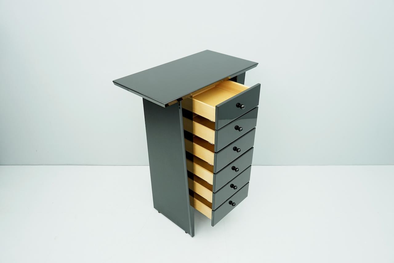 Black Chest of Drawers 1980s Cabinet, Dresser In Good Condition For Sale In Frankfurt / Dreieich, DE