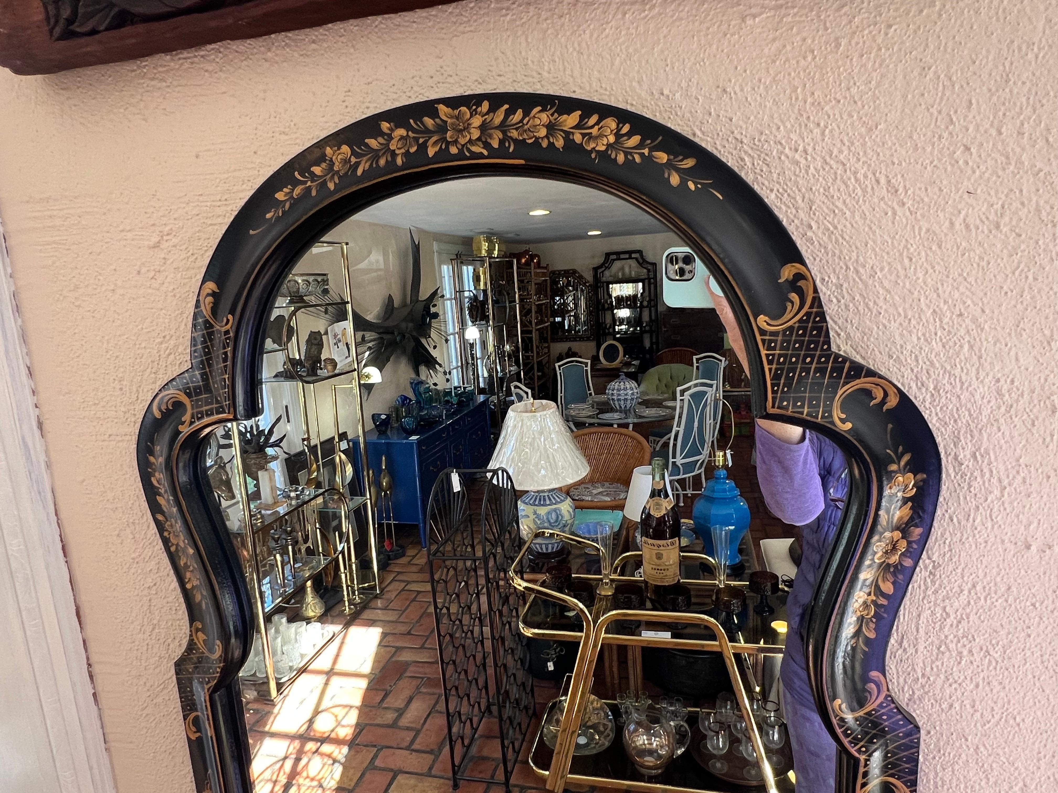 Miroir sculpté Chinoiserie noire en vente 8