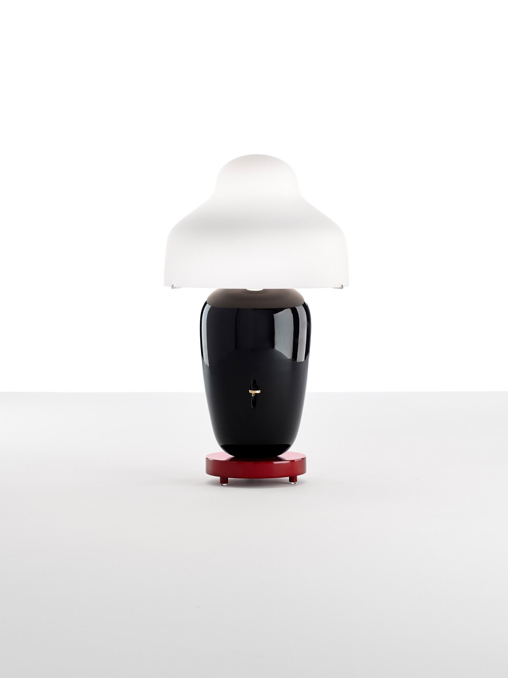 Postmoderne Lampe à poser Black Chinoz de Parachilna en vente