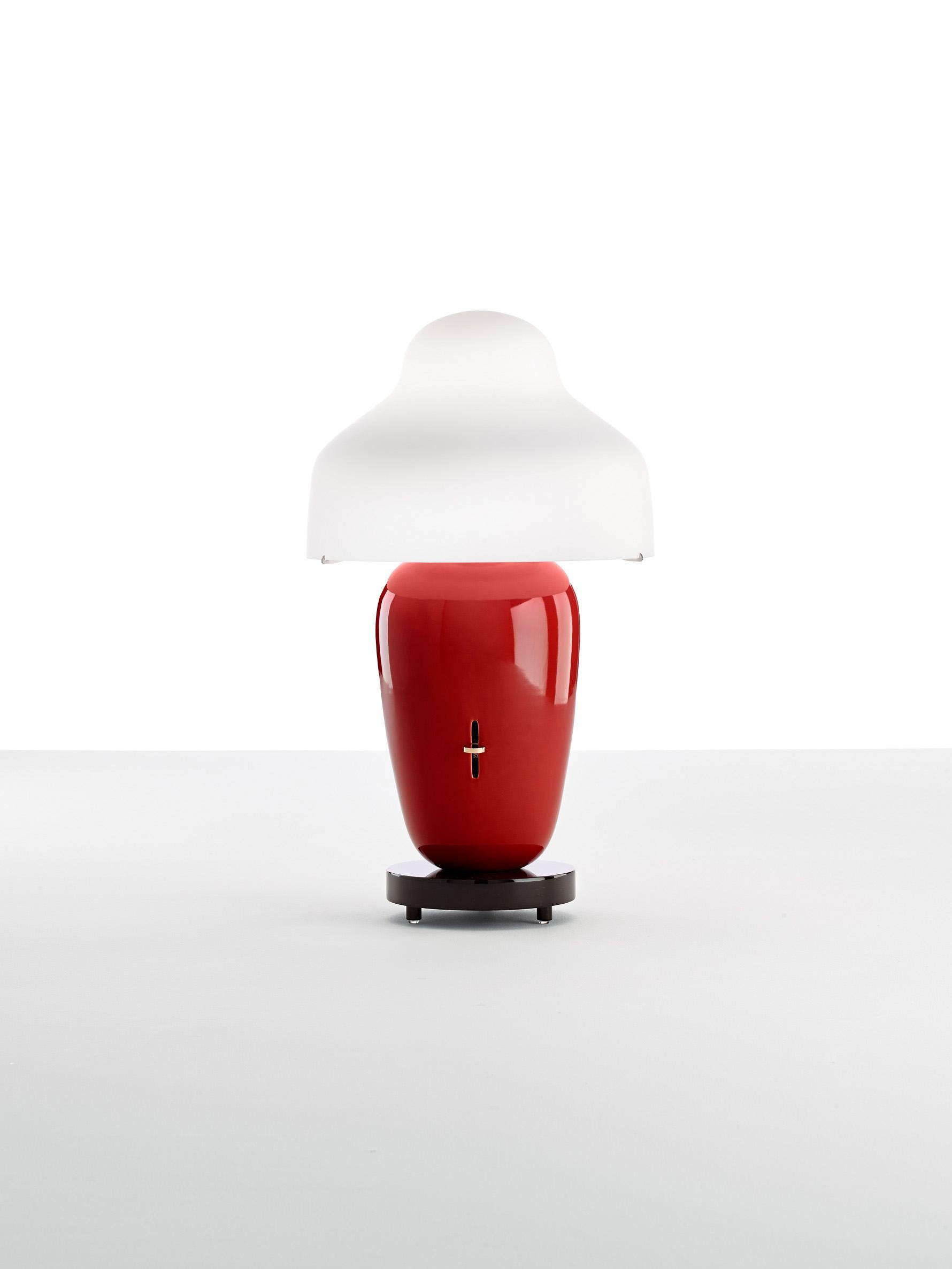 XXIe siècle et contemporain Lampe à poser Black Chinoz de Parachilna en vente