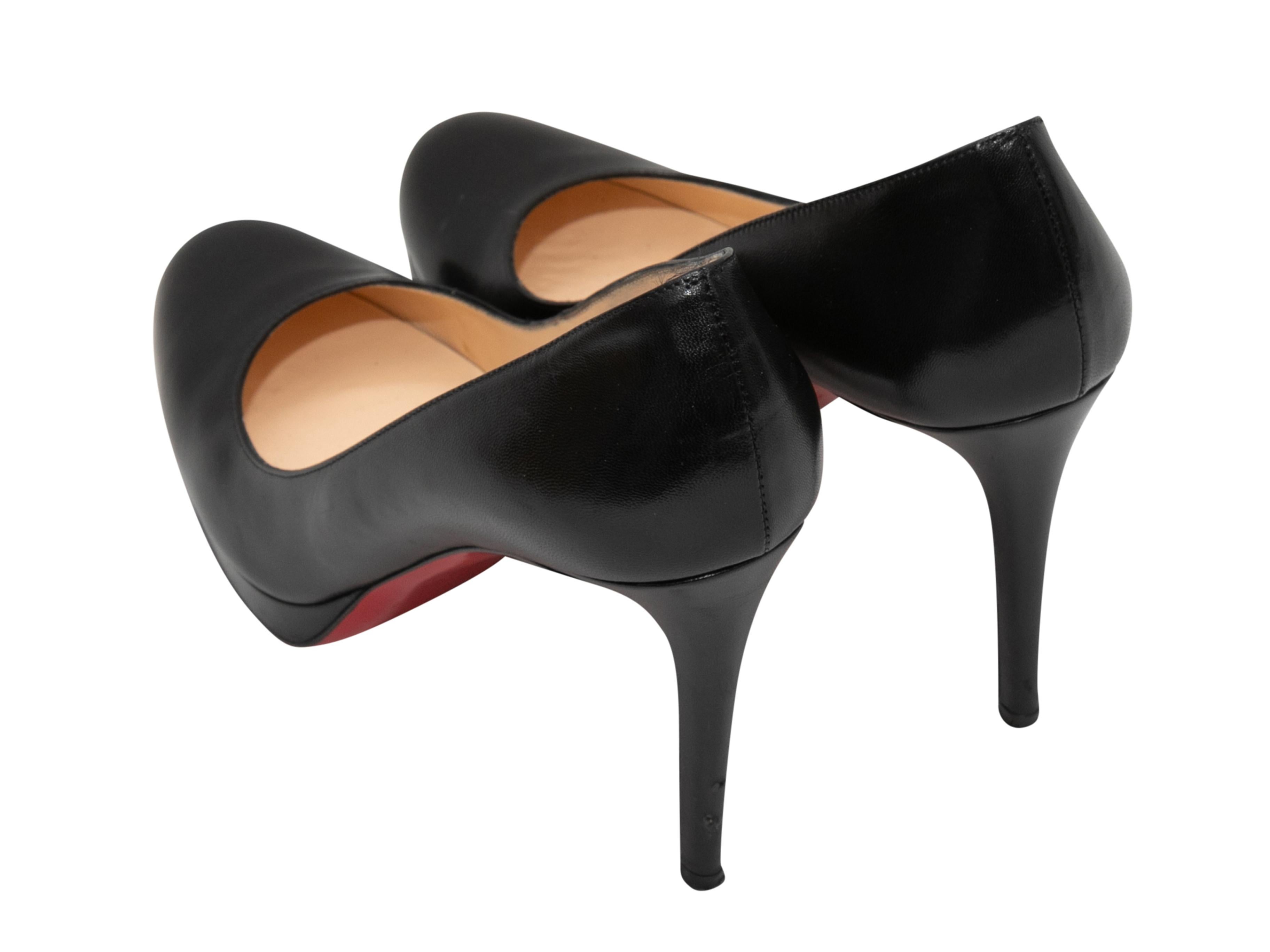 Black Christian Louboutin Leather Pumps Size 38 In Good Condition For Sale In New York, NY