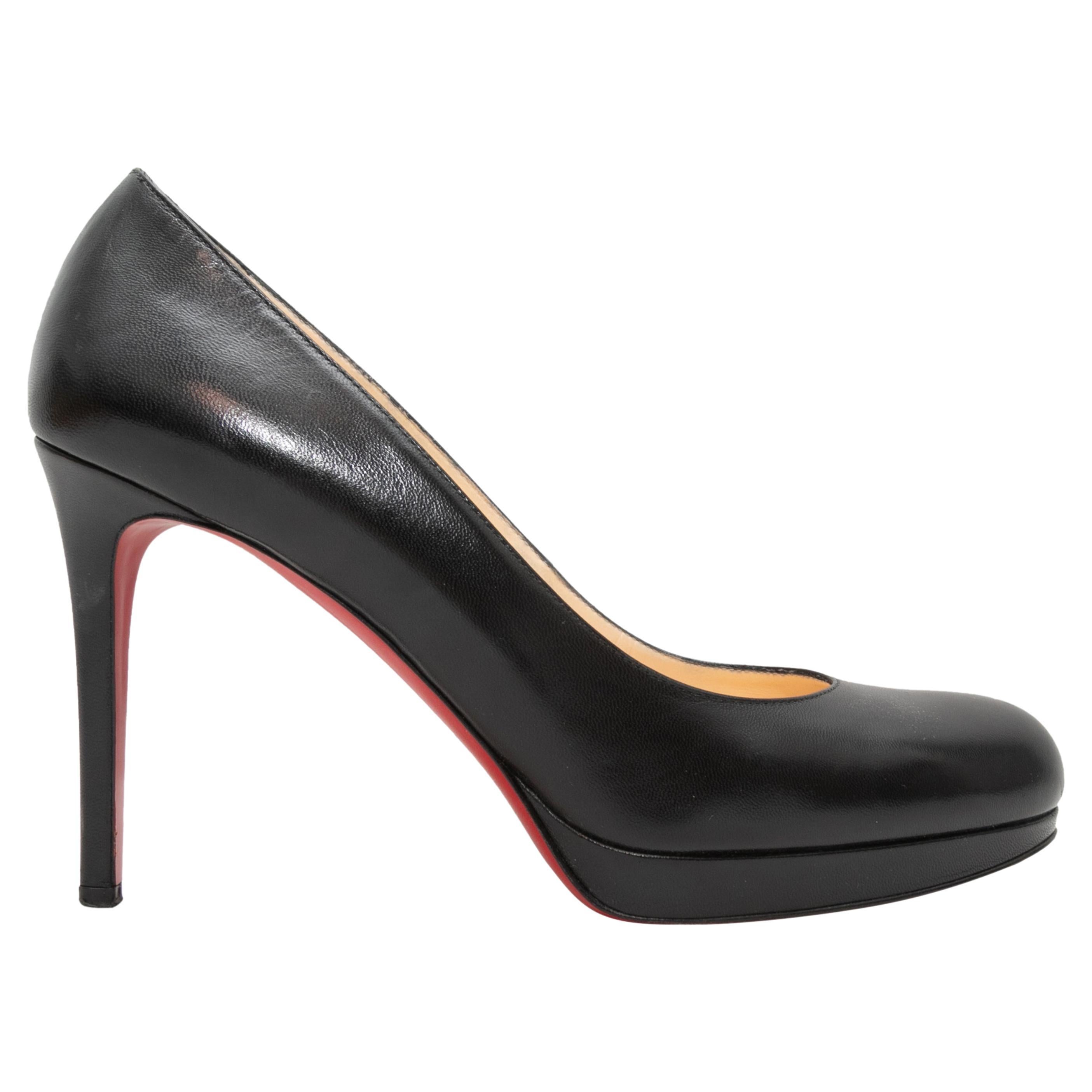 Black Christian Louboutin Leather Pumps Size 38 For Sale