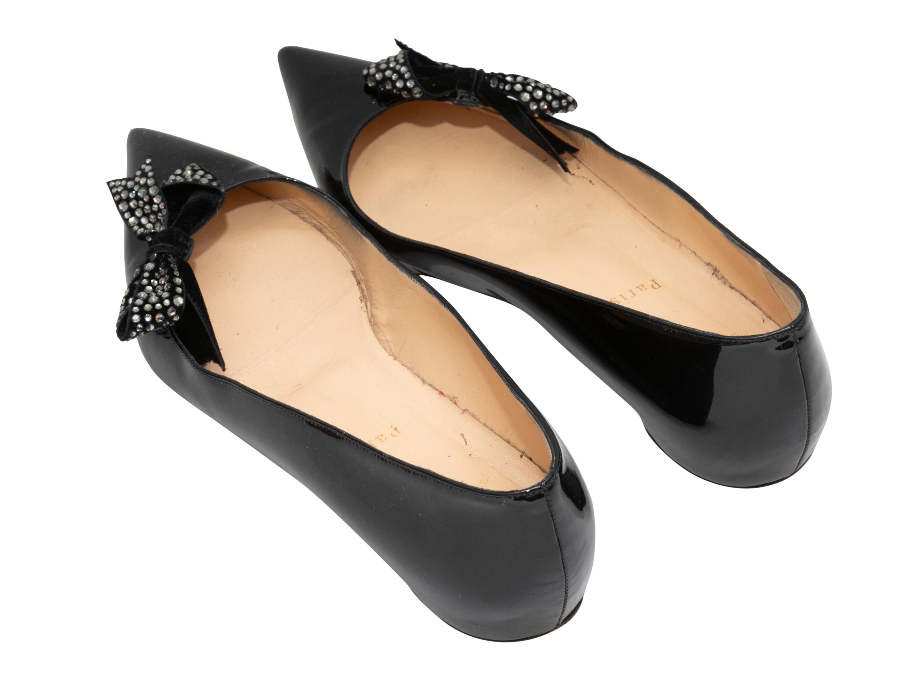 Black Christian Louboutin Patent Crystal Bow-Accented Flats Size 39.5 In Good Condition For Sale In New York, NY