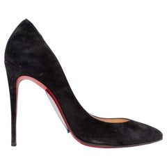 Christian Louboutin Wildleder Pigalle Pumps schwarz