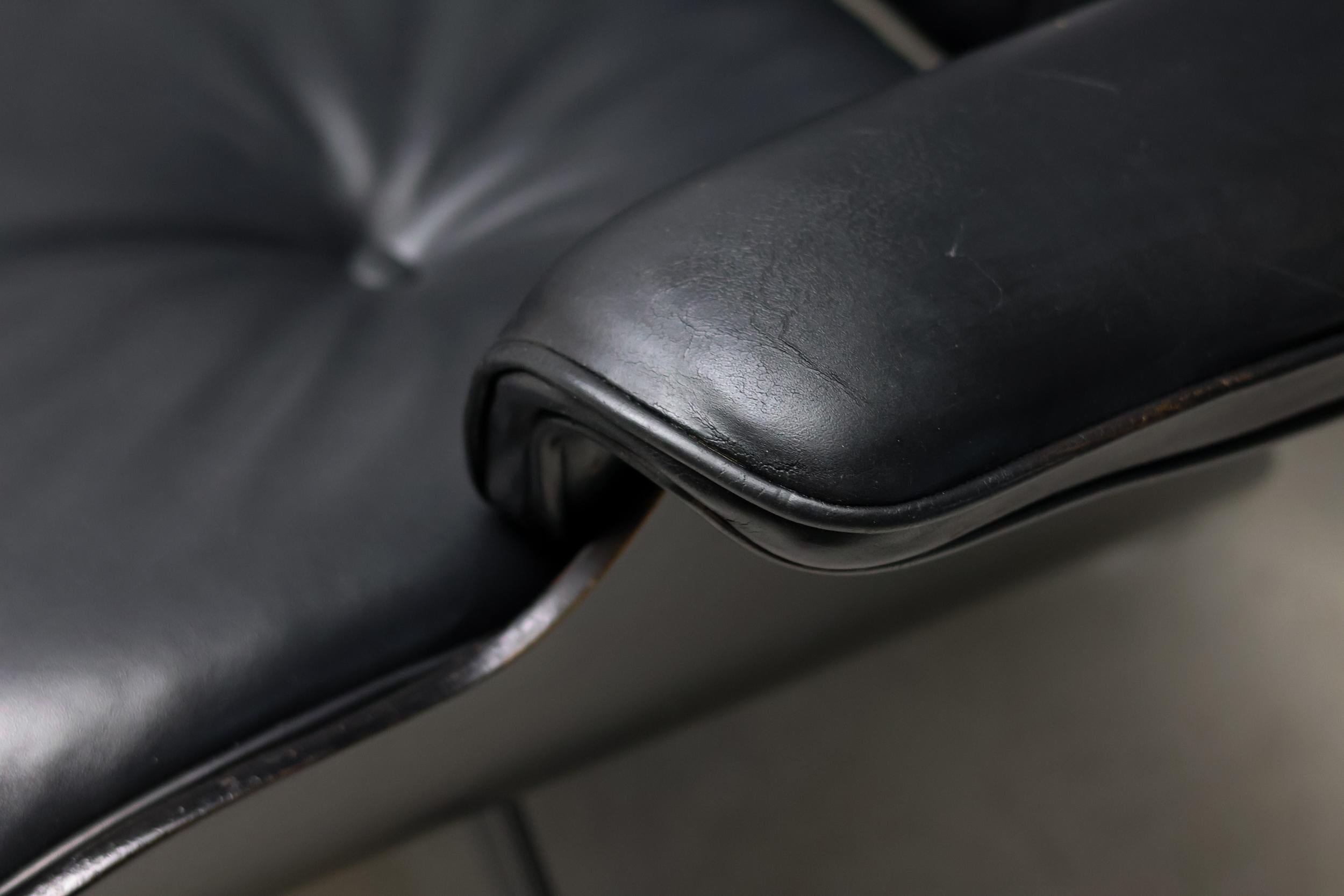Silla Eames 670 Lounge Negra y Cromada de Herman Miller 5