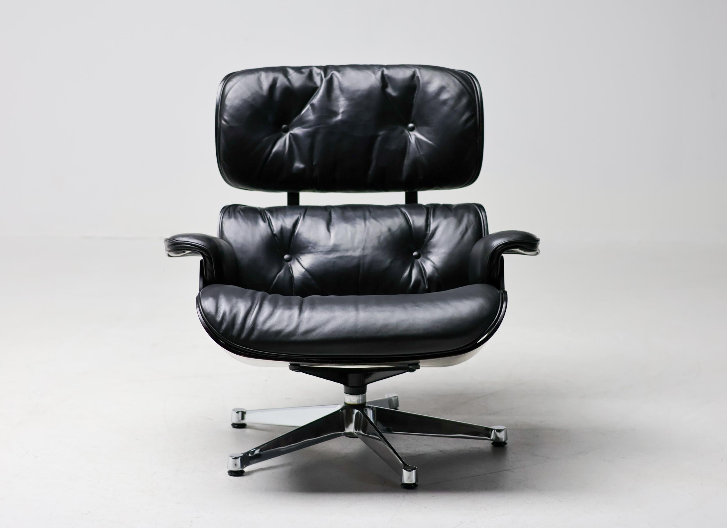 Silla Eames 670 Lounge Negra y Cromada de Herman Miller 8