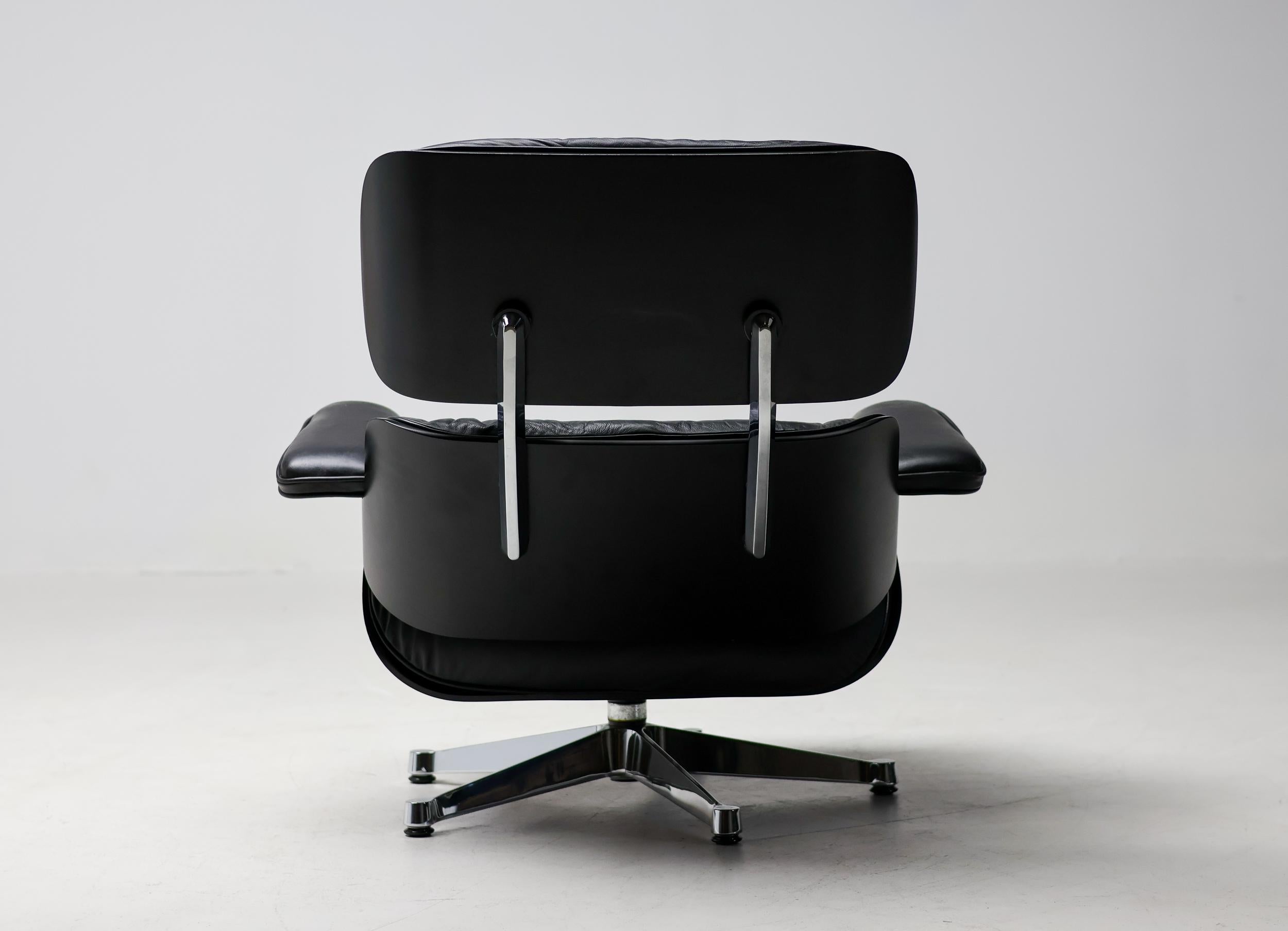 Silla Eames 670 Lounge Negra y Cromada de Herman Miller finales del siglo XX