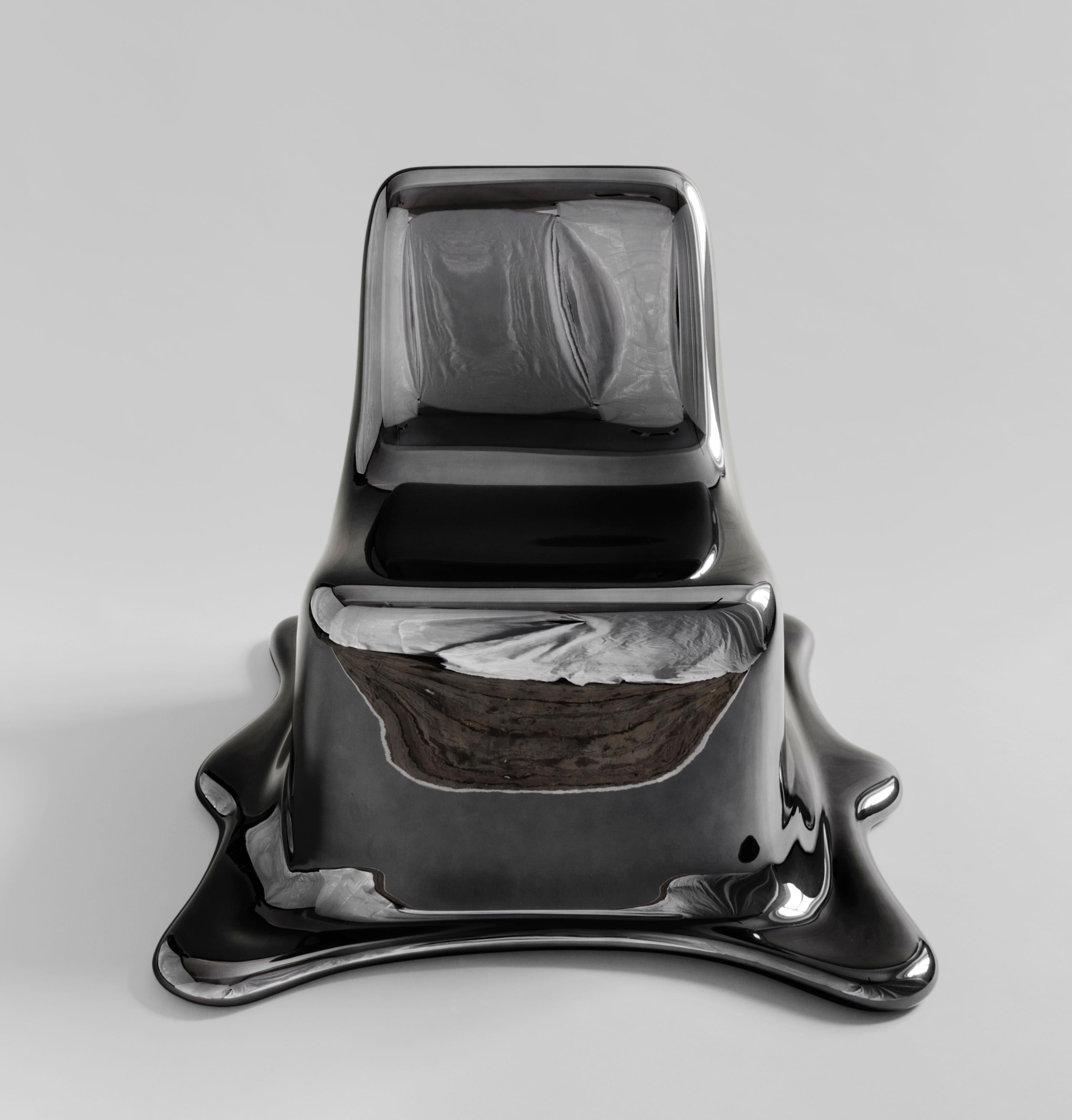 Melting-Stuhl aus schwarzem Chrom von Philipp Aduatz (Moderne) im Angebot