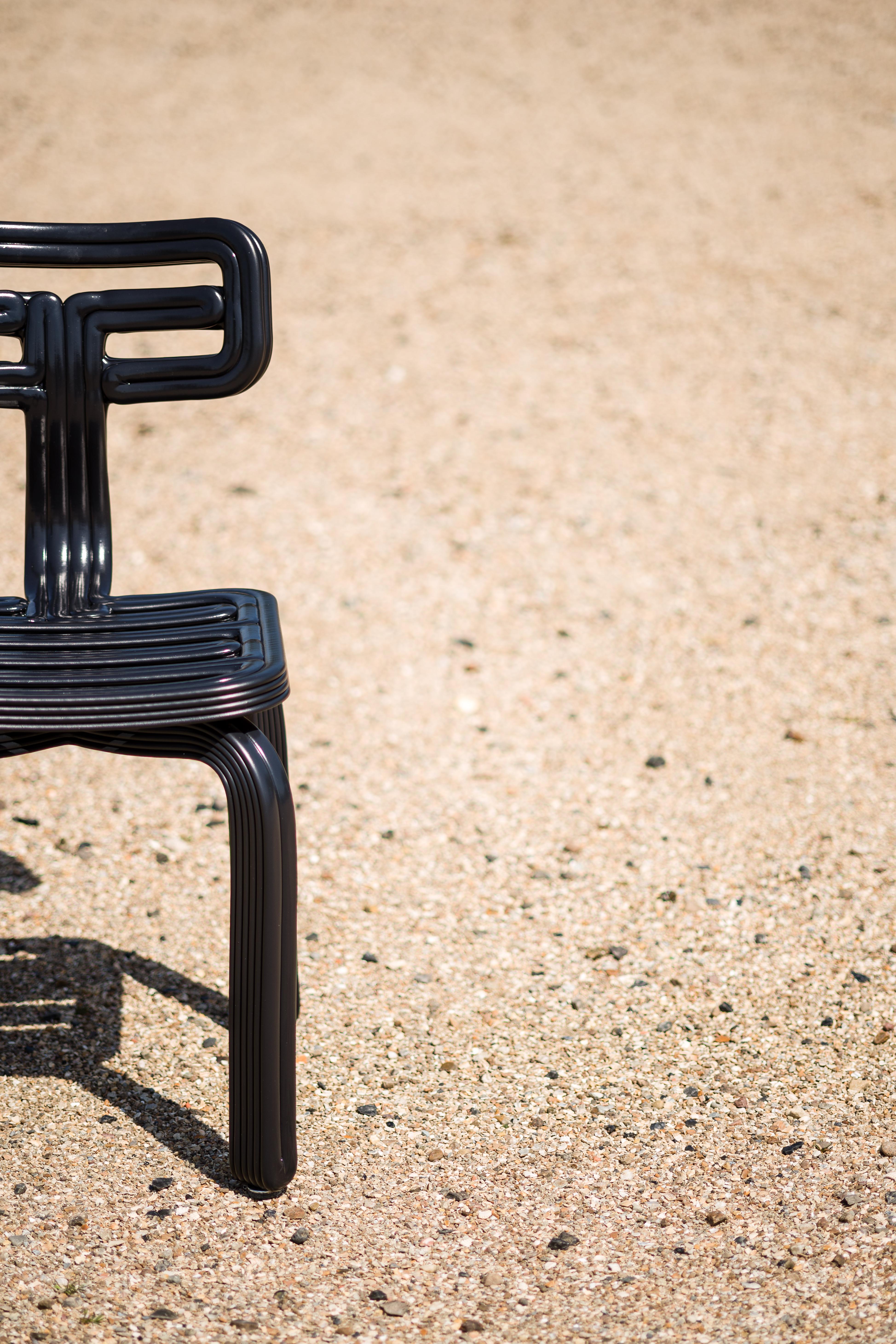 Chaise de barbotine noire en plastique recyclé imprimé en 3d en vente 1