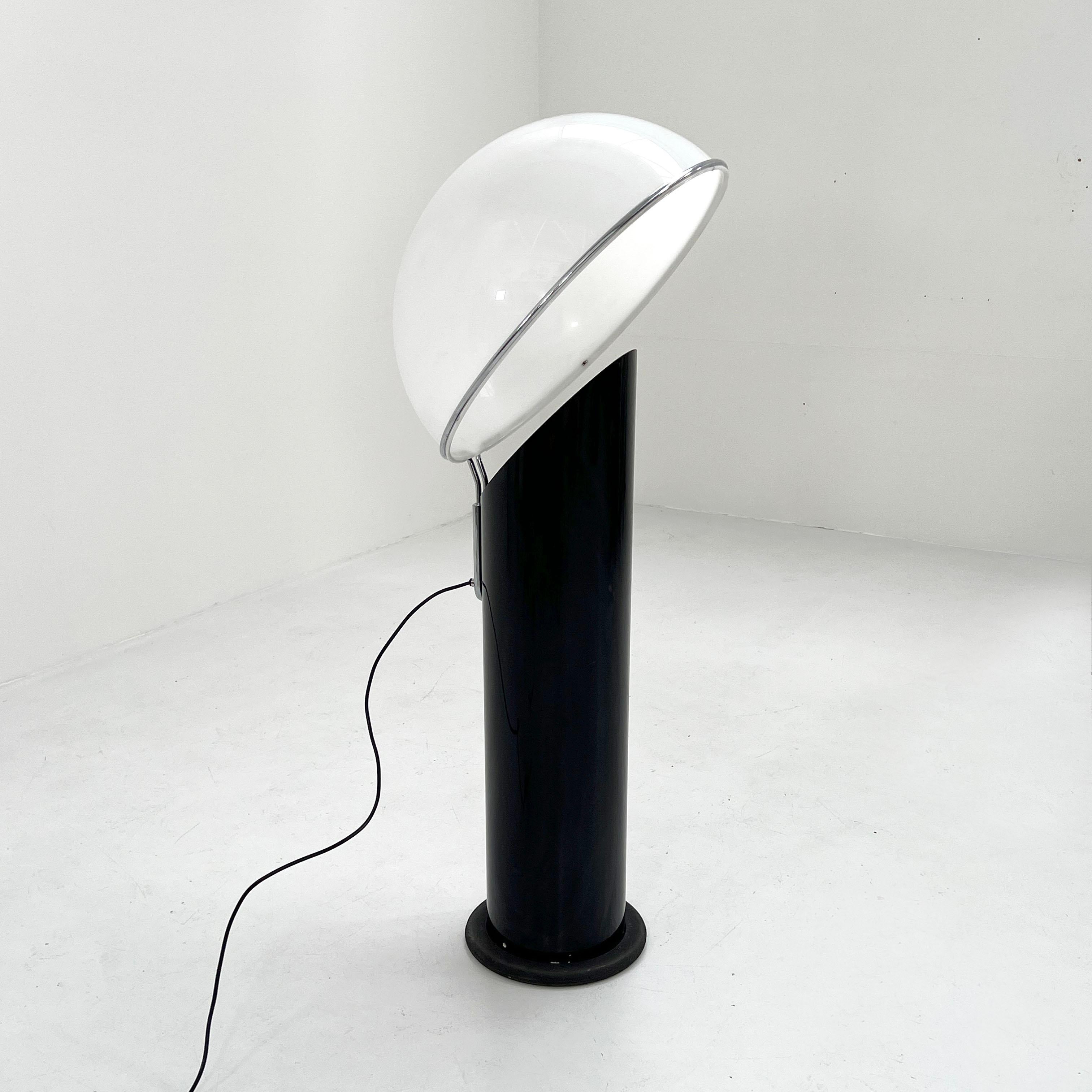 Black Ciot Floor Lamp by Ennio Chiggio for Lumenform, 1970s In Fair Condition In Ixelles, Bruxelles