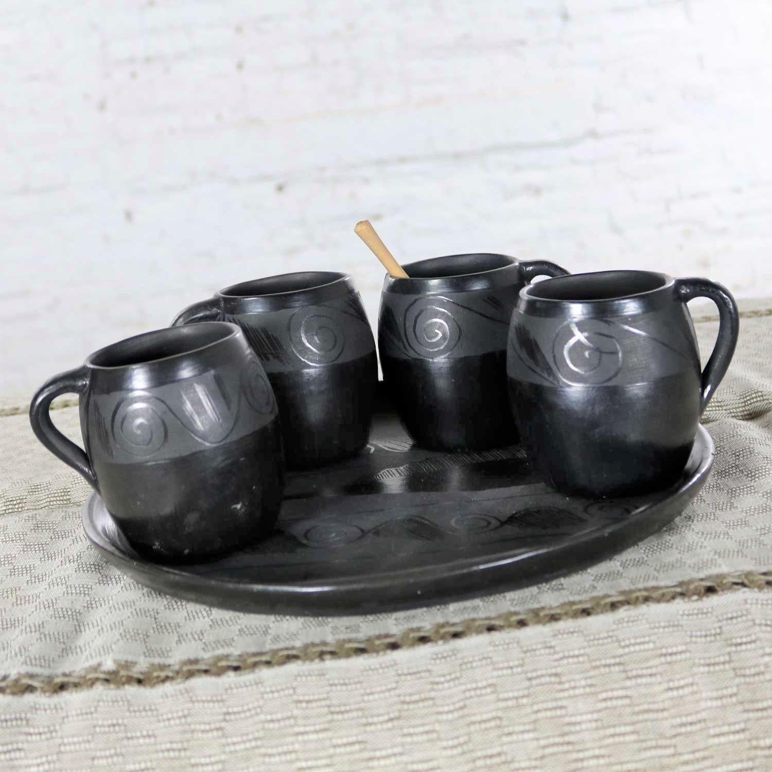 Ensemble de tasses et plateau à poisson en argile noire Barro Negro Pottery Hot Chocolate Set Oaxaca Mexico Bon état - En vente à Topeka, KS