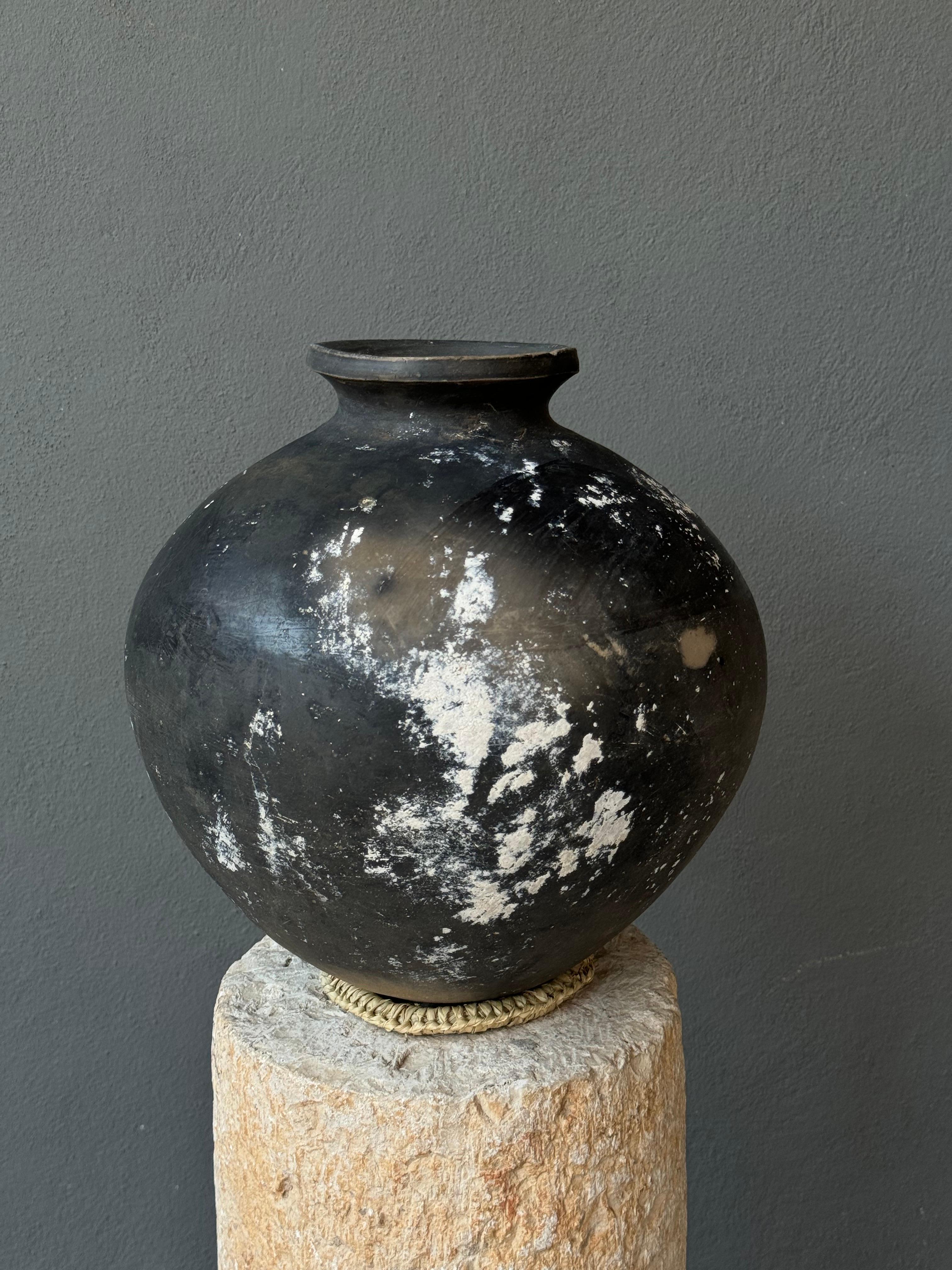 Fired Black Clay Ceramic Mezcal Pot From Coyotepec, Oaxaca, 1950´s