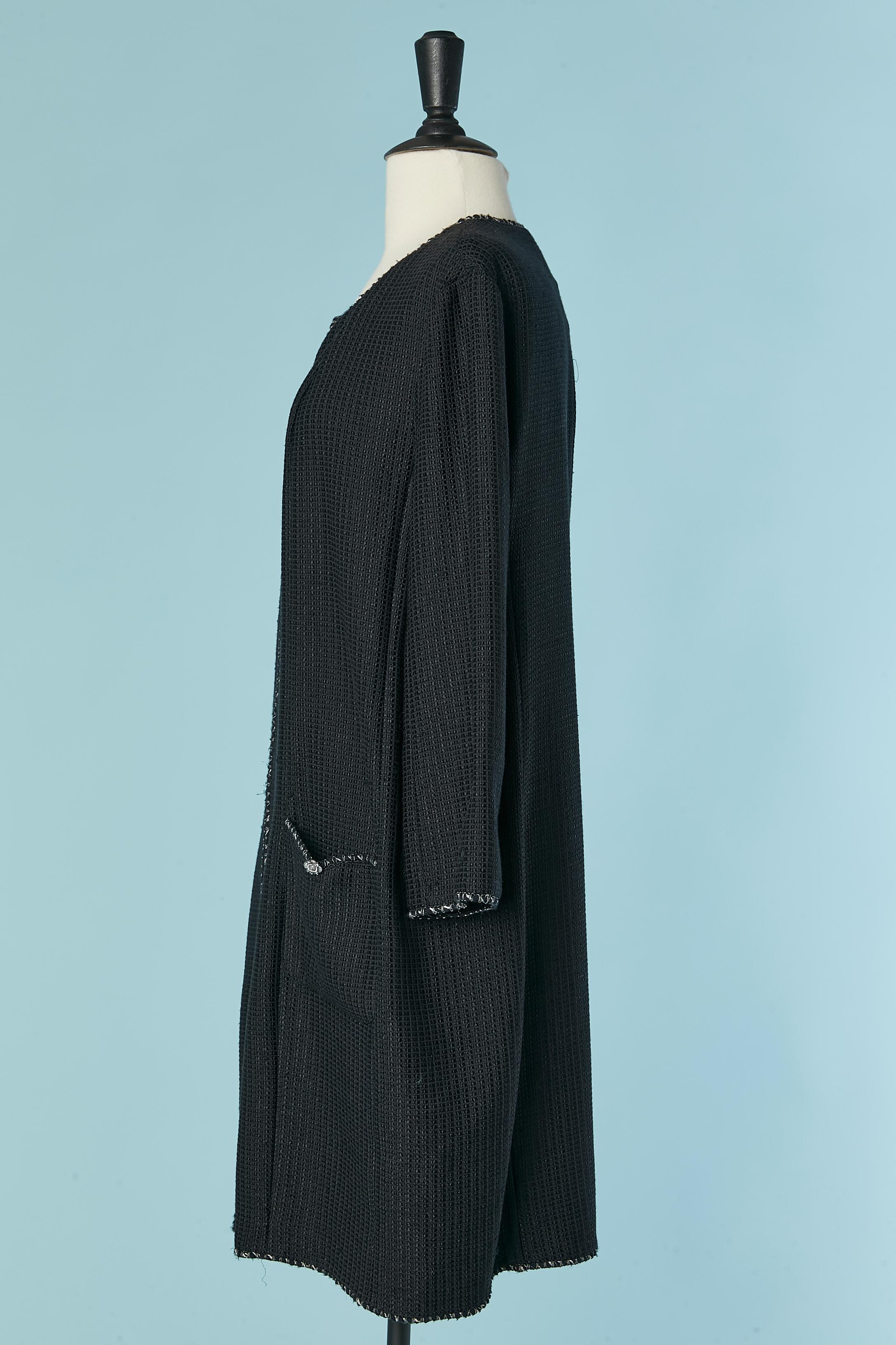 Manteau noir avec fermeture à glissière sur le milieu du devant avec passepoil en tweed CHANEL SS 2006 Pour femmes en vente