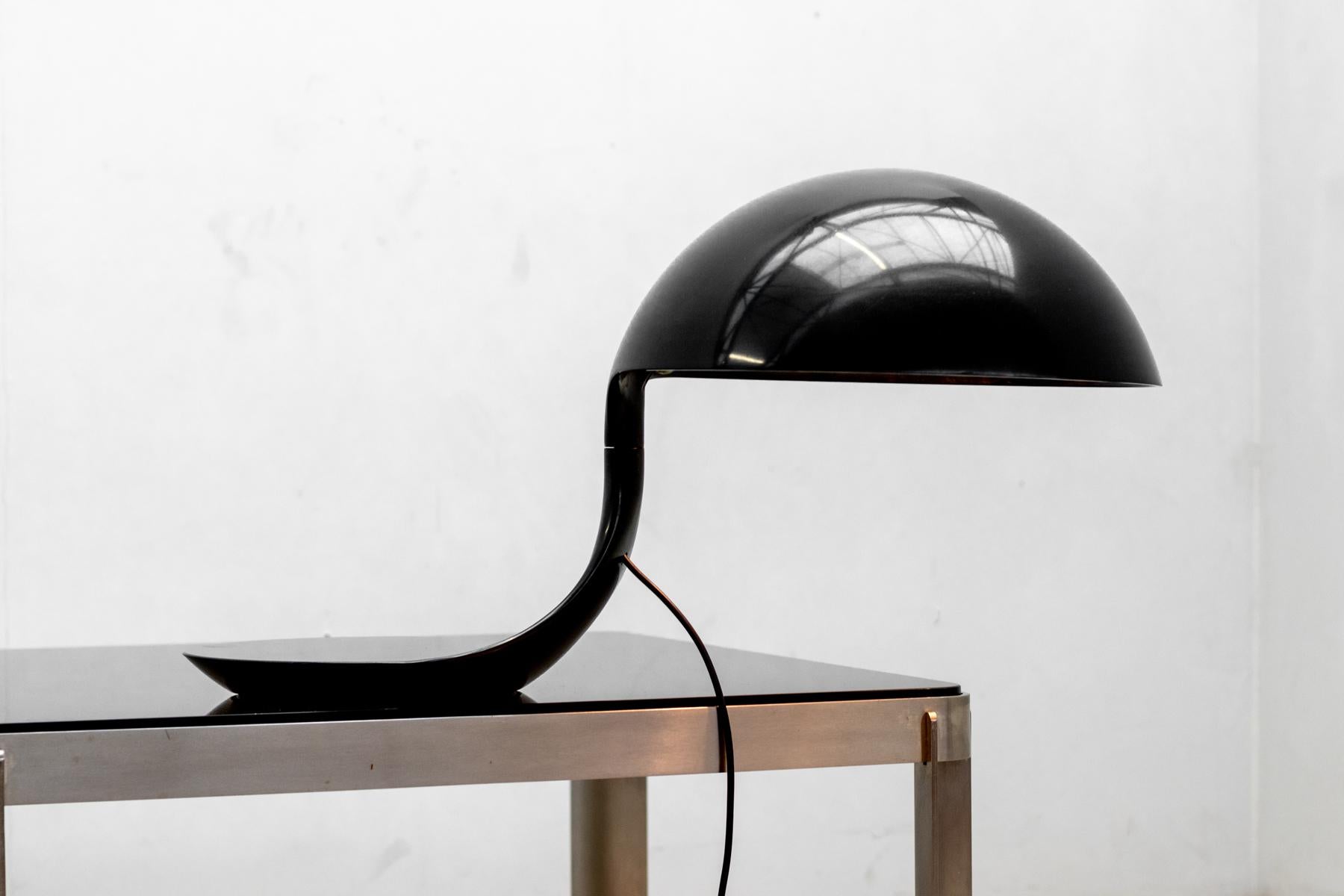 Black Cobra lamp by Elio Martinelli  For Sale 3