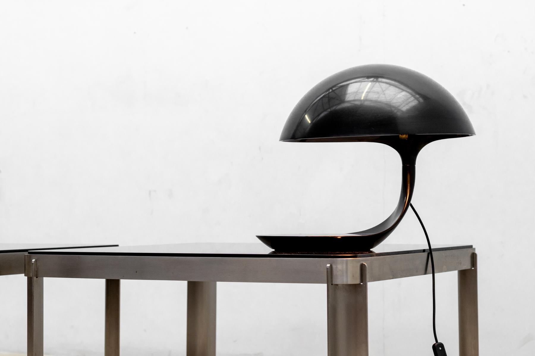 Black Cobra lamp by Elio Martinelli  For Sale 1