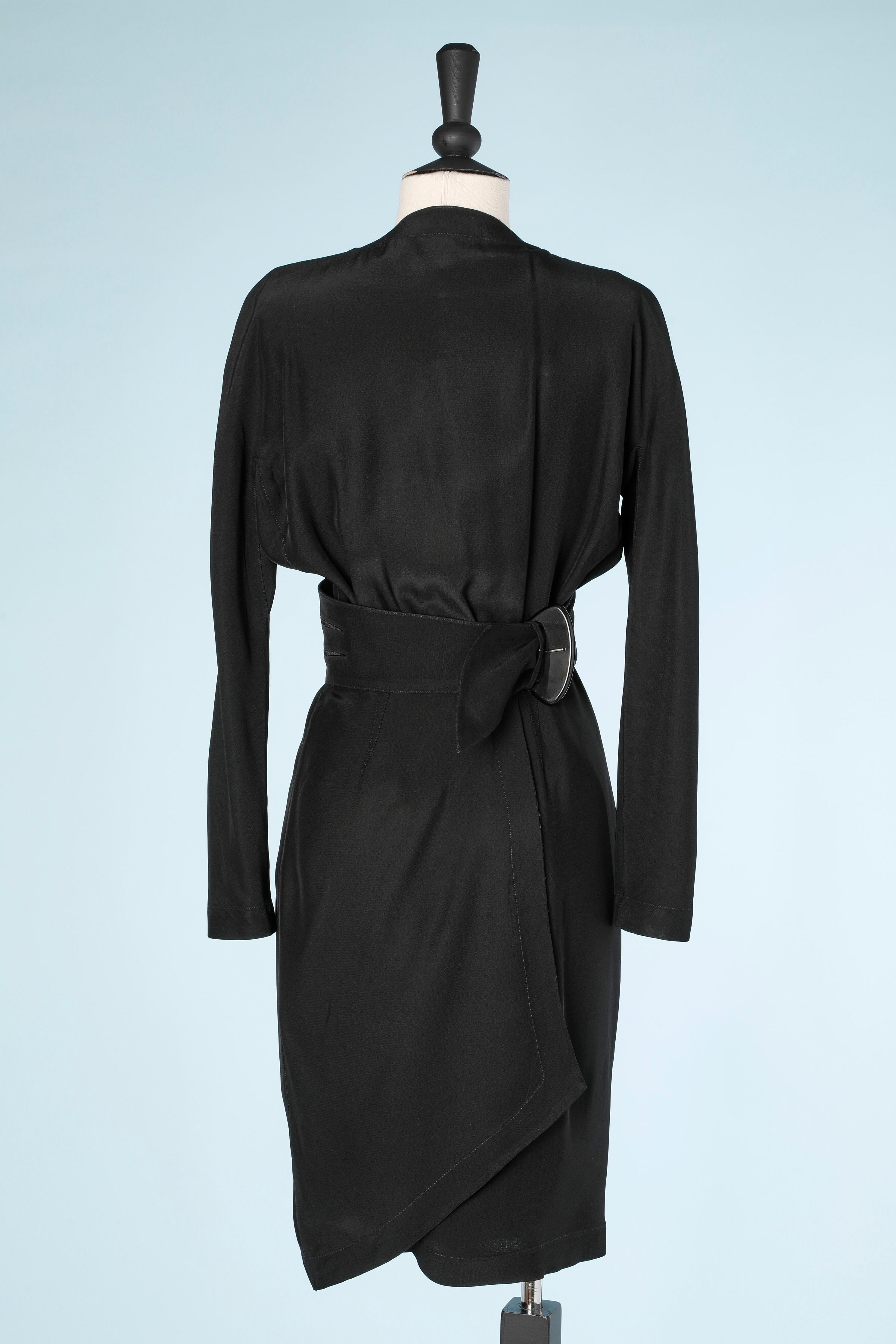 Black cocktail dress in satin crepe and velvet cutting Thierry Mugler  For Sale 3