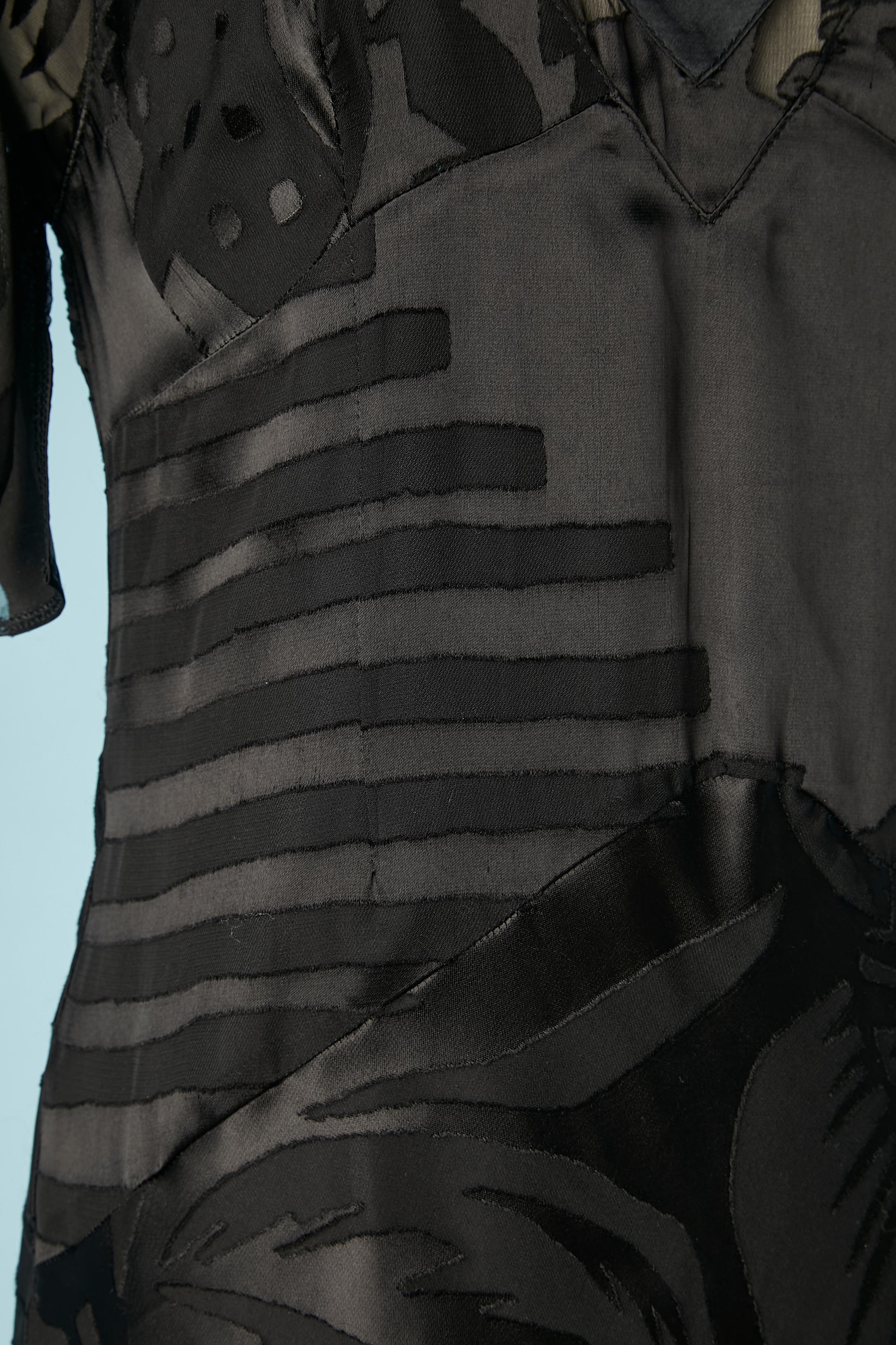 Black cocktail dress in satin dévoré, ruffles and lace Galliano In Excellent Condition For Sale In Saint-Ouen-Sur-Seine, FR