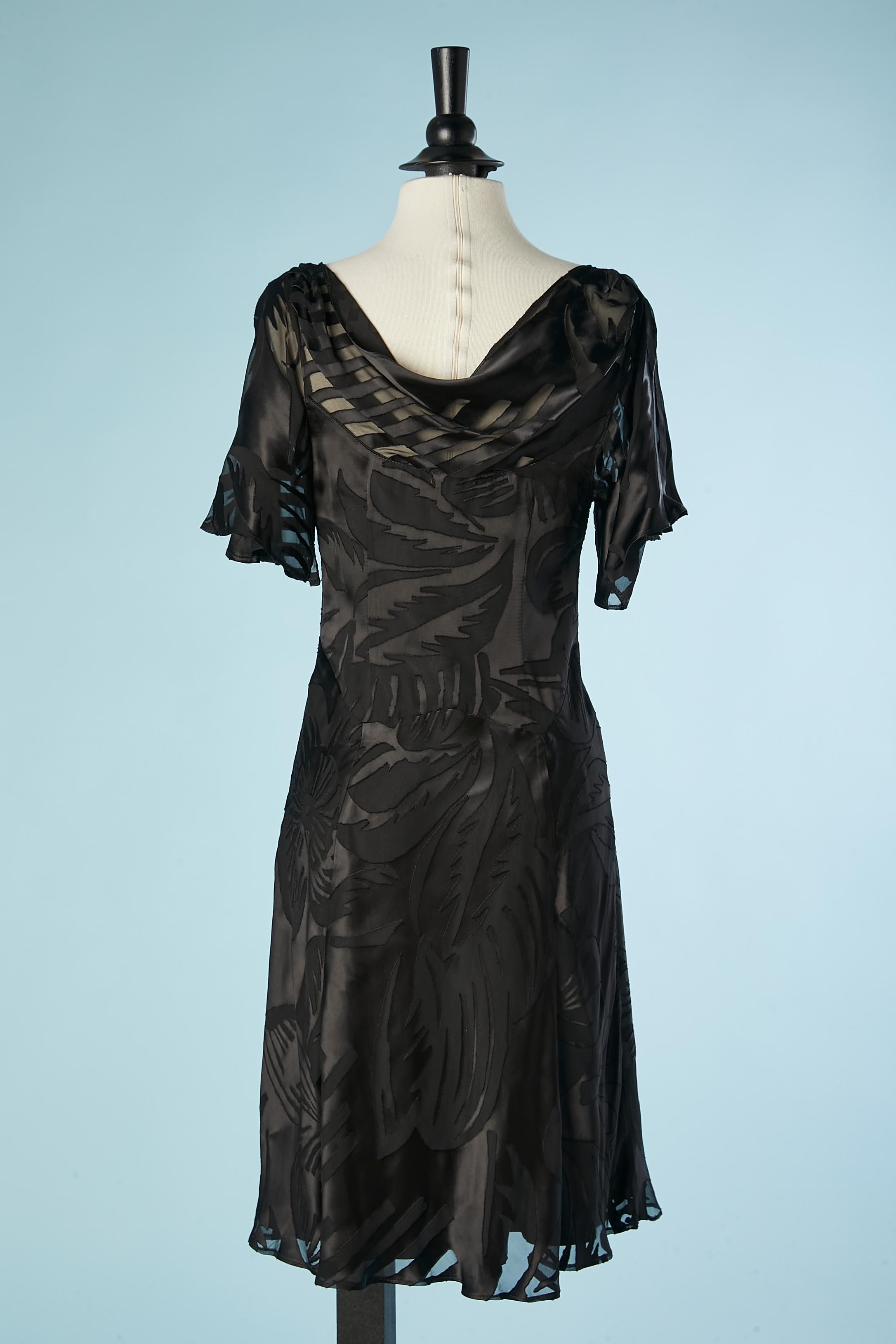 Black cocktail dress in satin dévoré, ruffles and lace Galliano  For Sale 3