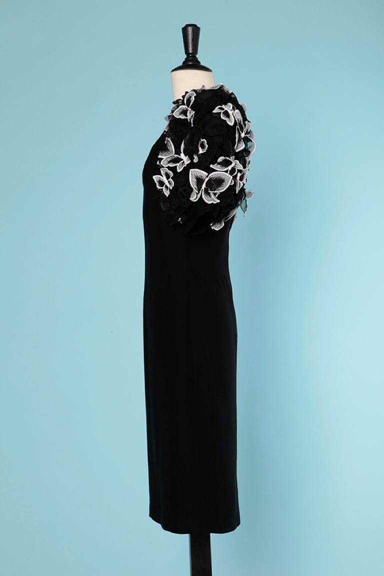 Black cocktail dress with black&white butterfly appliqué sleeves  Louis Féraud  In Excellent Condition For Sale In Saint-Ouen-Sur-Seine, FR