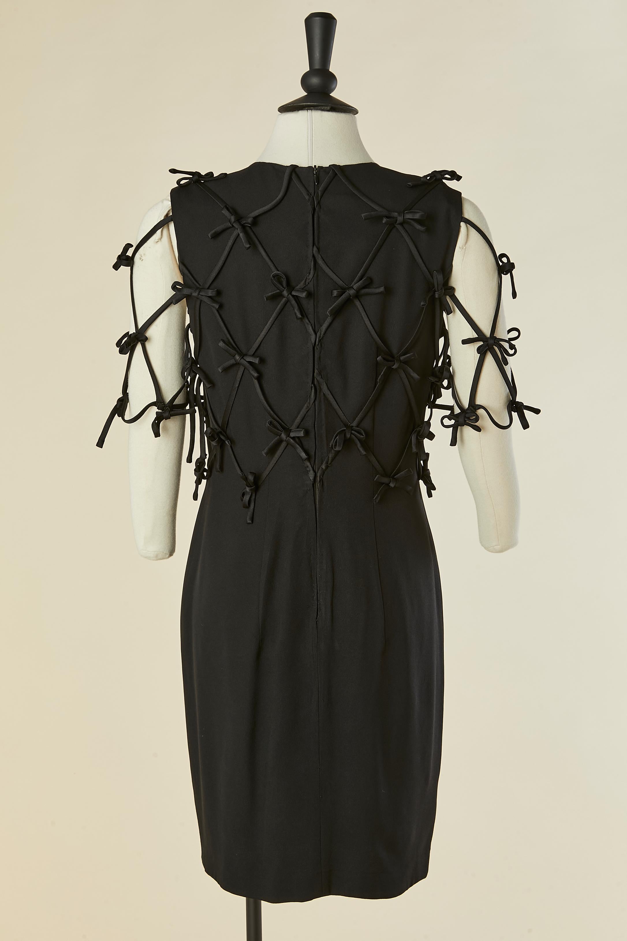 Robe de cocktail noire avec nœud MOSCHINO CHEAP & CHIC en vente 1