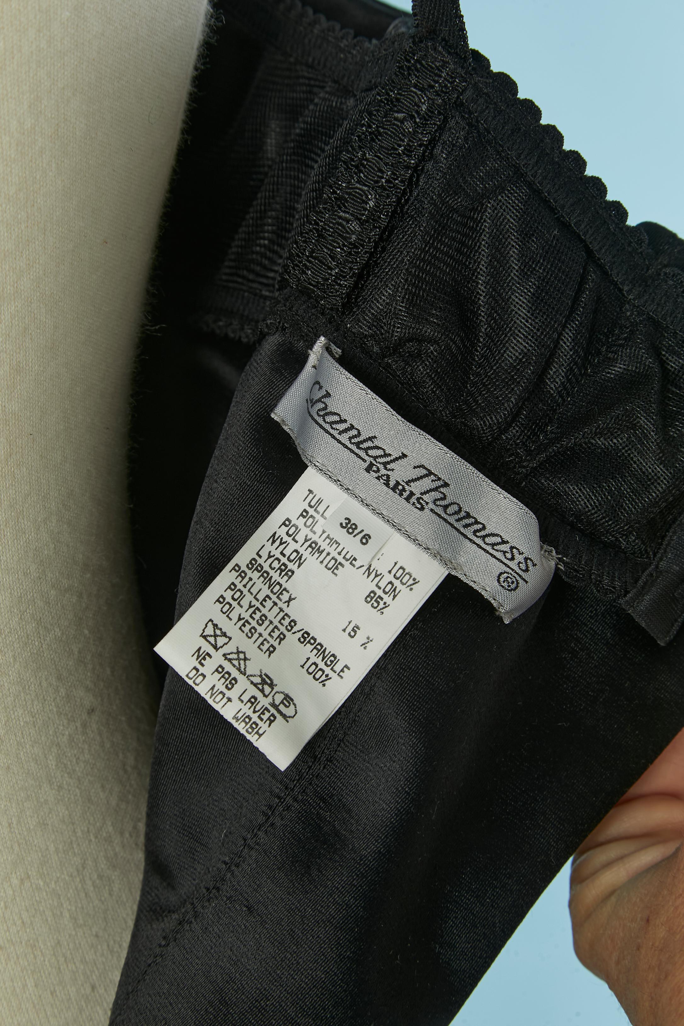 Robe de cocktail noire avec soutien-gorge en tulle et paillettes CHANTAL THOMASS en vente 2