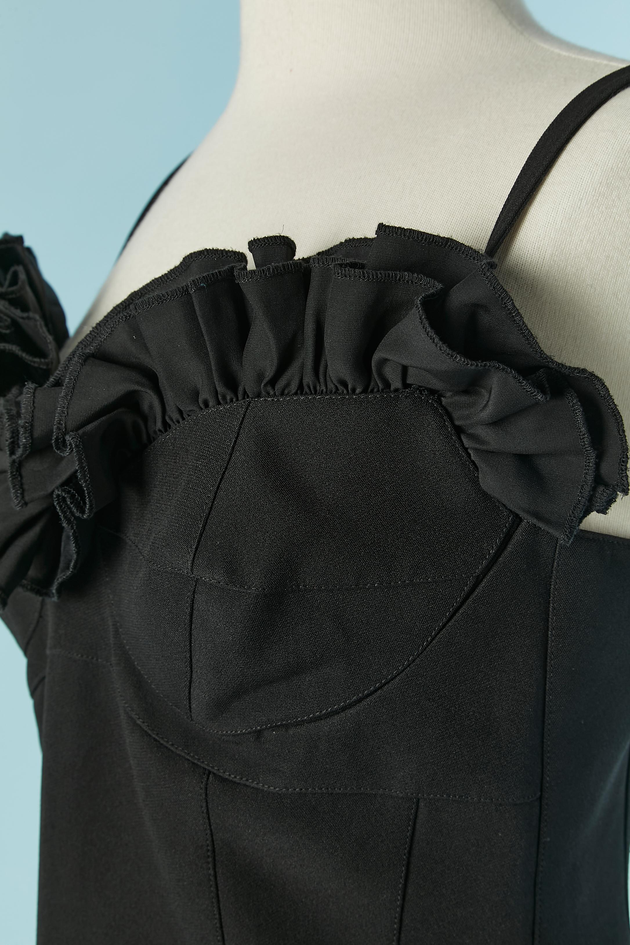 Black cocktail dress with ruffles edge on the top THIERRY MUGLER In Excellent Condition For Sale In Saint-Ouen-Sur-Seine, FR