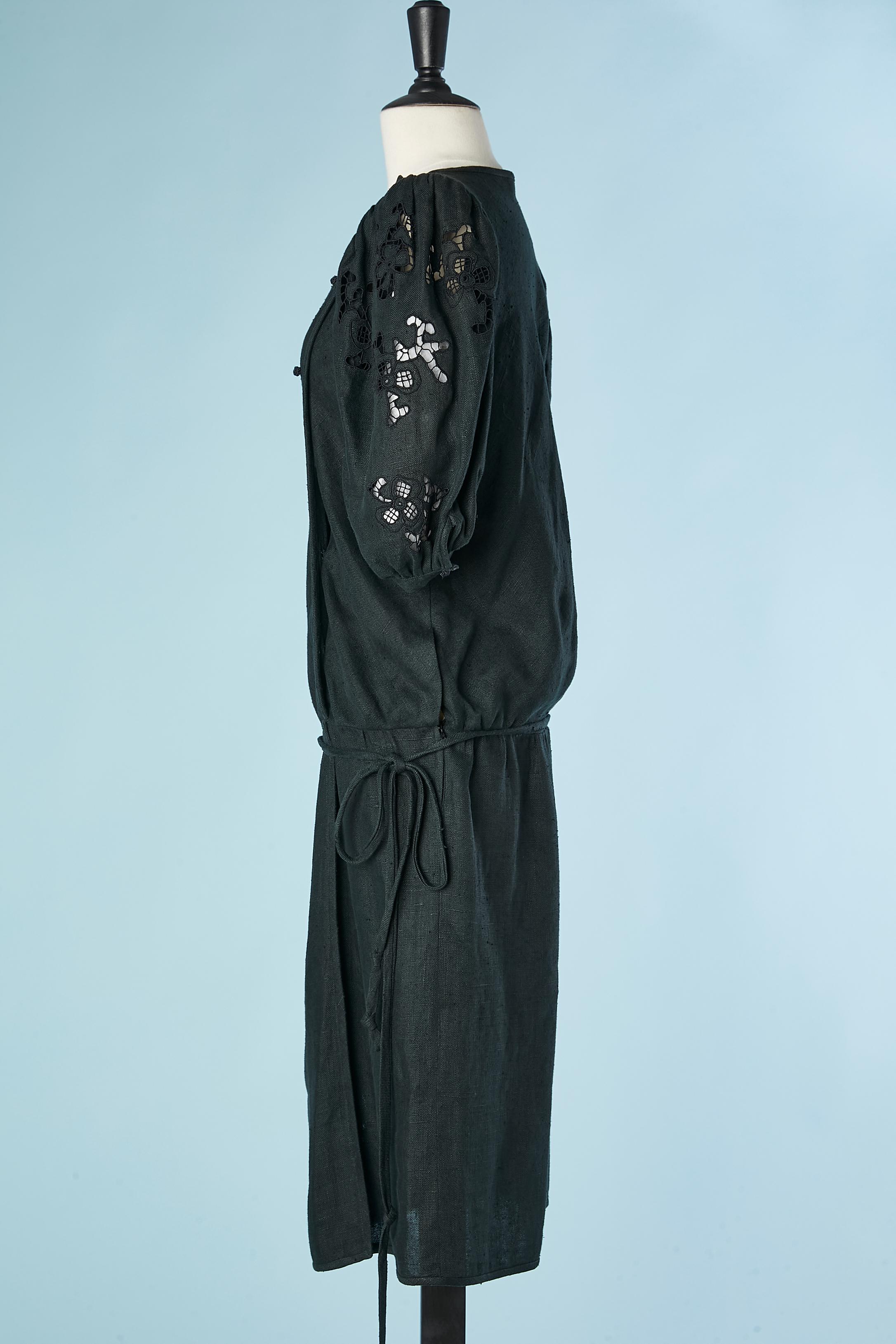 Schwarzes Cocktailkleid mit durchbrochenen Stickereien von Valentino Damen im Angebot