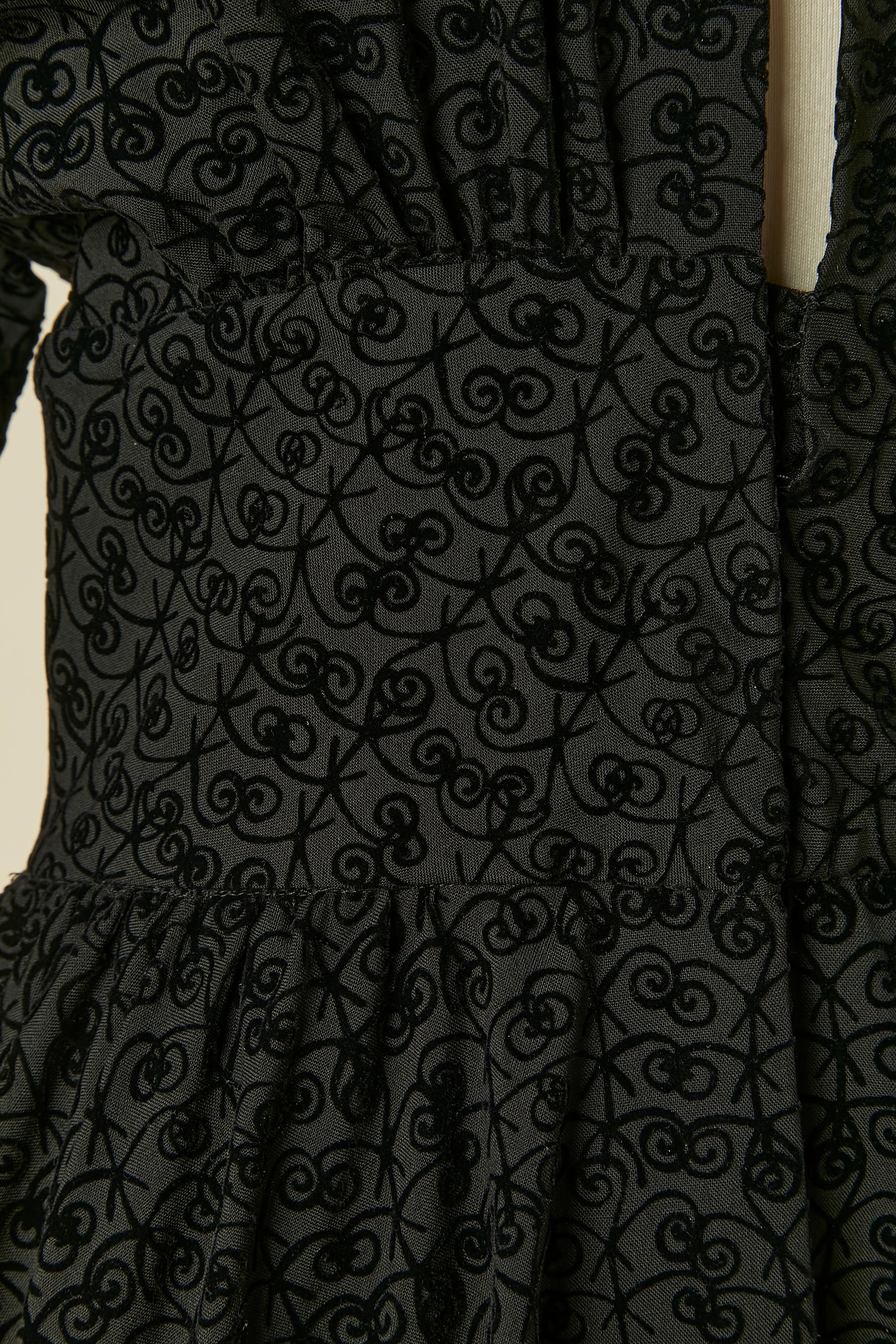 Schwarzes Cocktailkleid mit Samtmuster ALAIA im Angebot 1