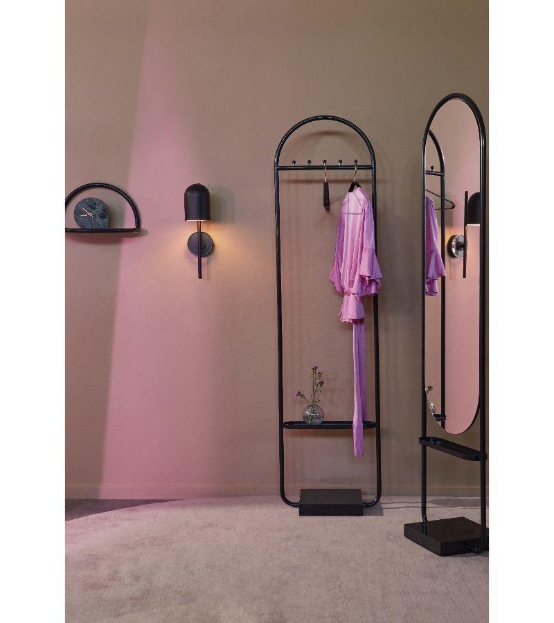 Poudré Miroir de sol contemporain noir en vente