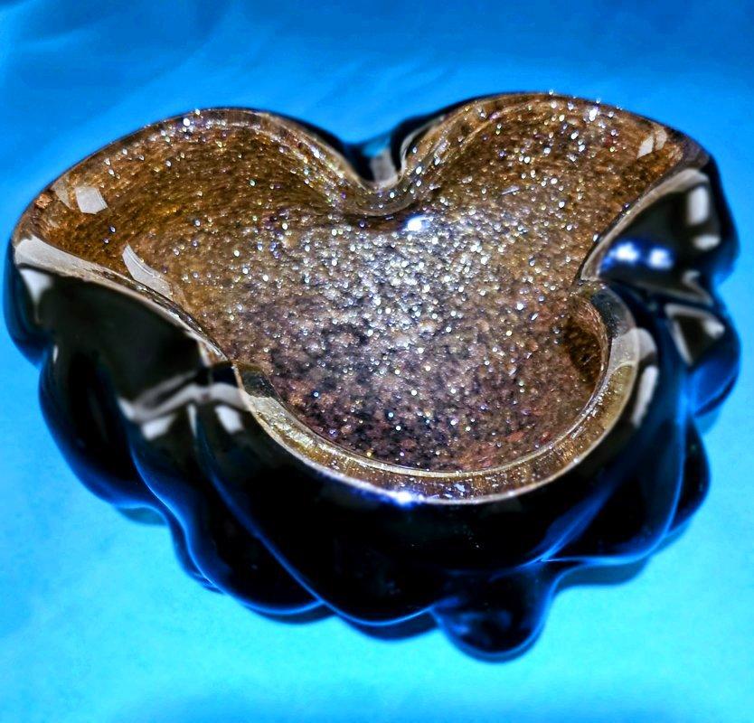 Altro Ciotola in vetro di Murano nero e rame infuso, design A Bugne con avventurina in vendita