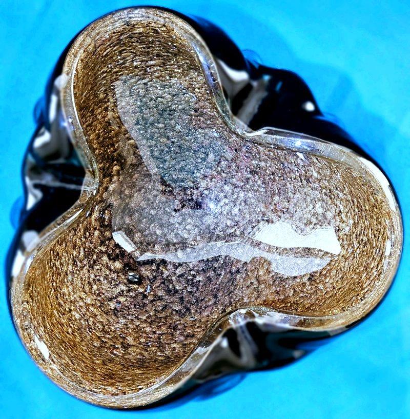Ciotola in vetro di Murano nero e rame infuso, design A Bugne con avventurina in vendita 1