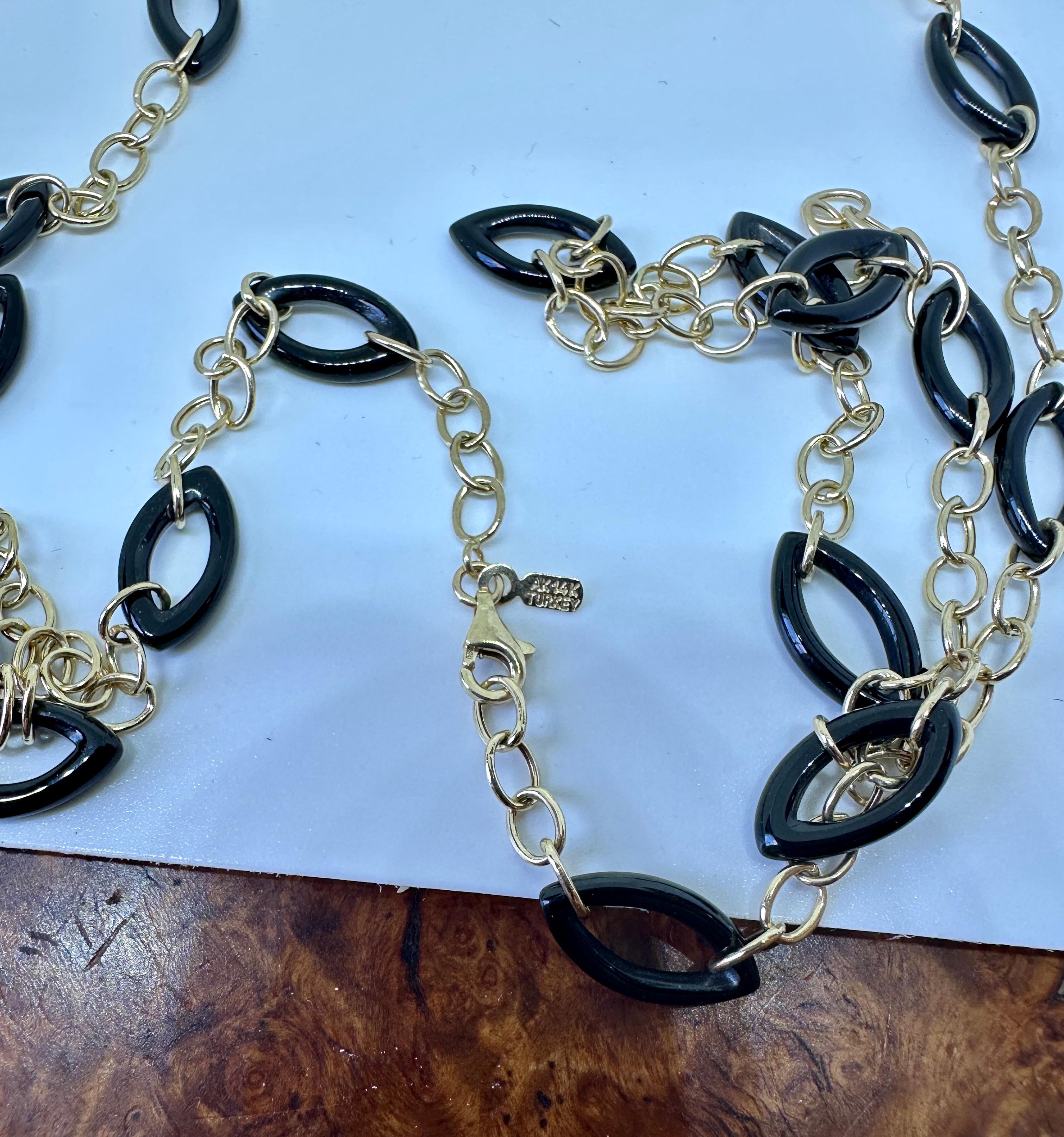 Black Coral 14 Karat Gold Necklace 36 Inches Chain Link Necklace For Sale 4