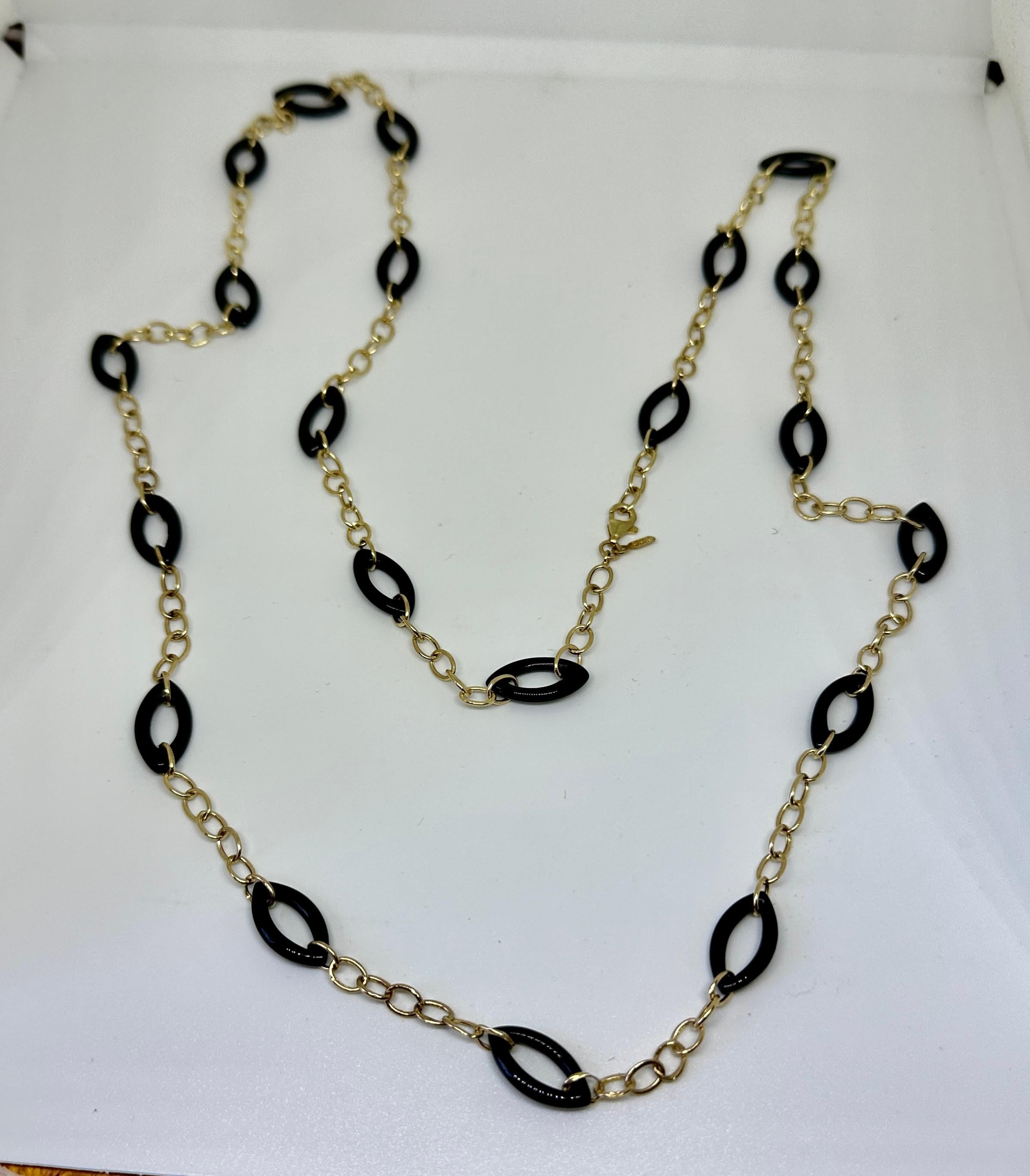 Black Coral 14 Karat Gold Necklace 36 Inches Chain Link Necklace For Sale 1