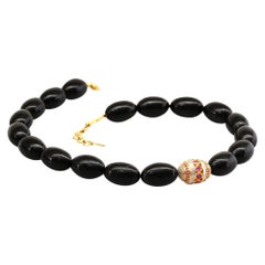 Collier de perles de corail noir et saphirs roses avec diamants de 2,15 carats