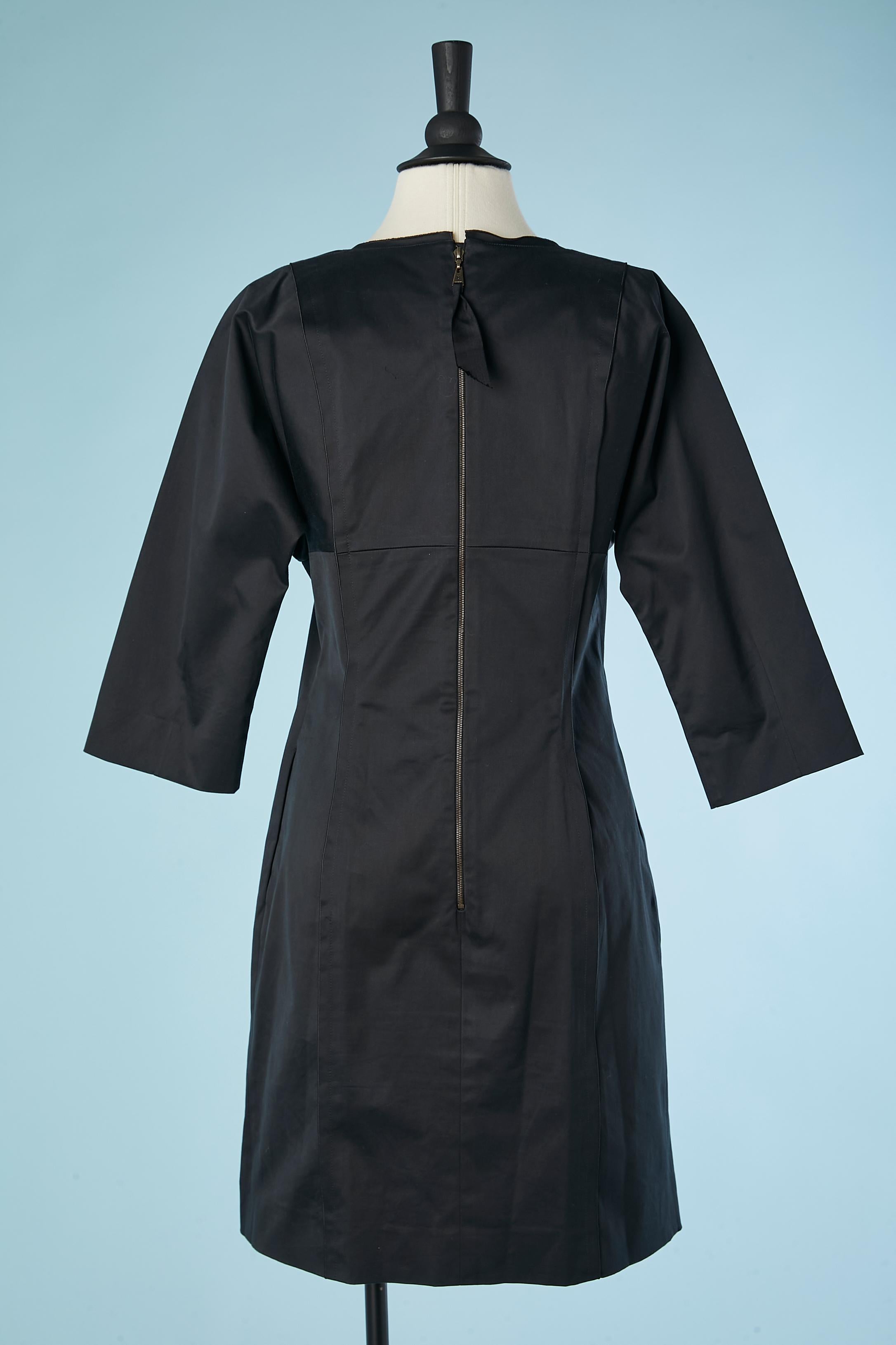 Schwarzes doppelreihiges Kleid aus Baumwolle mit Markenknopf von Louis Vuitton  im Angebot 1