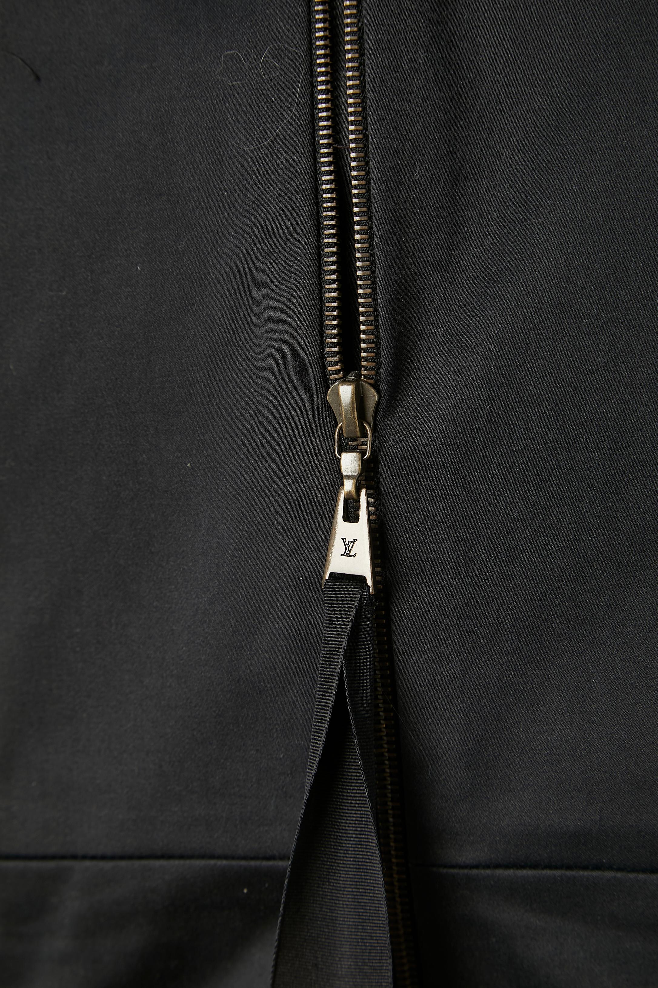 Robe à double boutonnage en coton noir avec bouton de marque Louis Vuitton  en vente 1