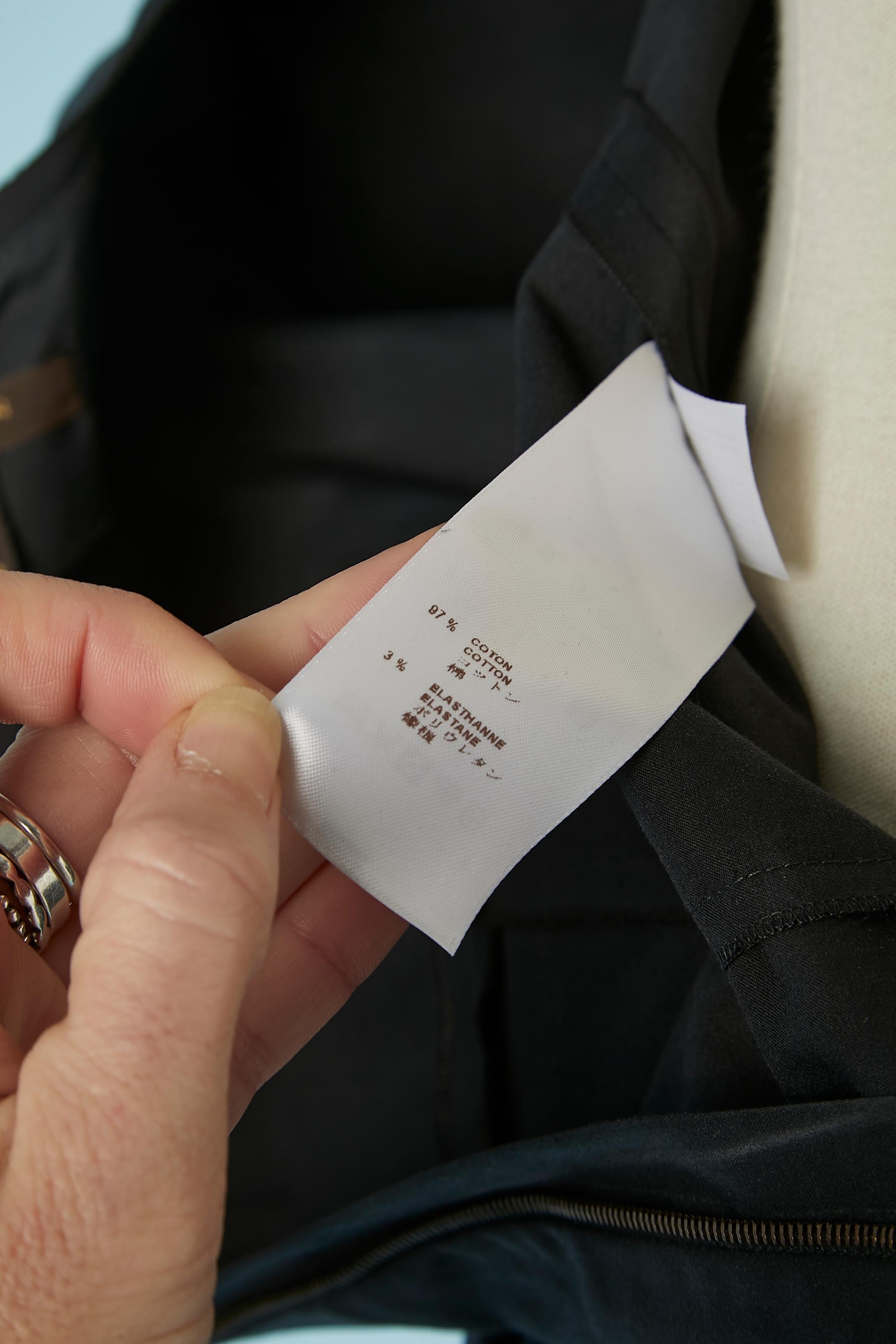 Schwarzes doppelreihiges Kleid aus Baumwolle mit Markenknopf von Louis Vuitton  im Angebot 4