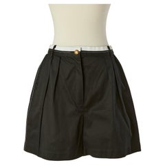 Pantalón corto de algodón negro con ribete de gros-grain blanco CHANEL