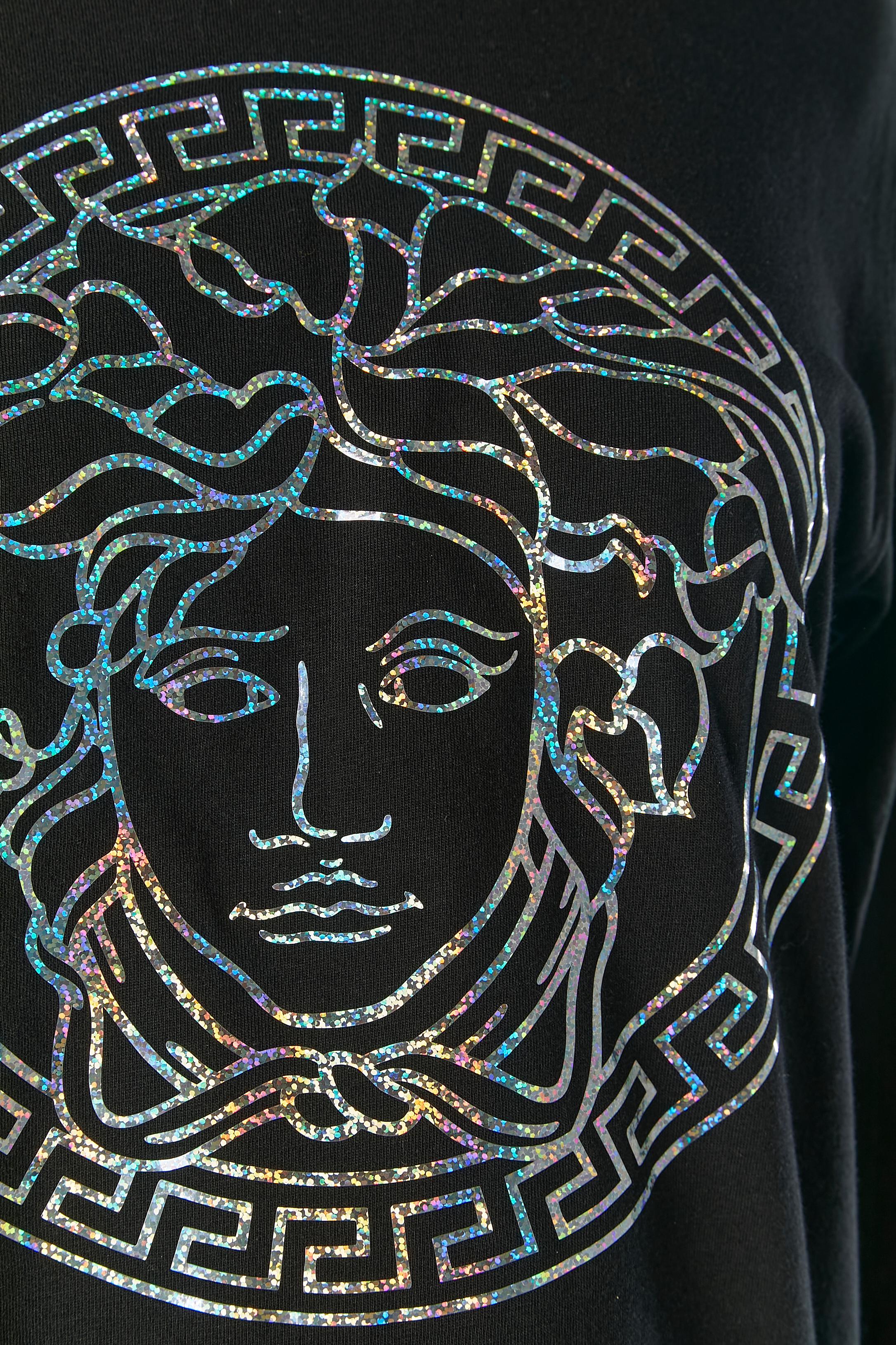Tee-shirt en coton noir avec motif Medusa. Hologramme d'authenticité 
TAILLE 38 / M-ONE 