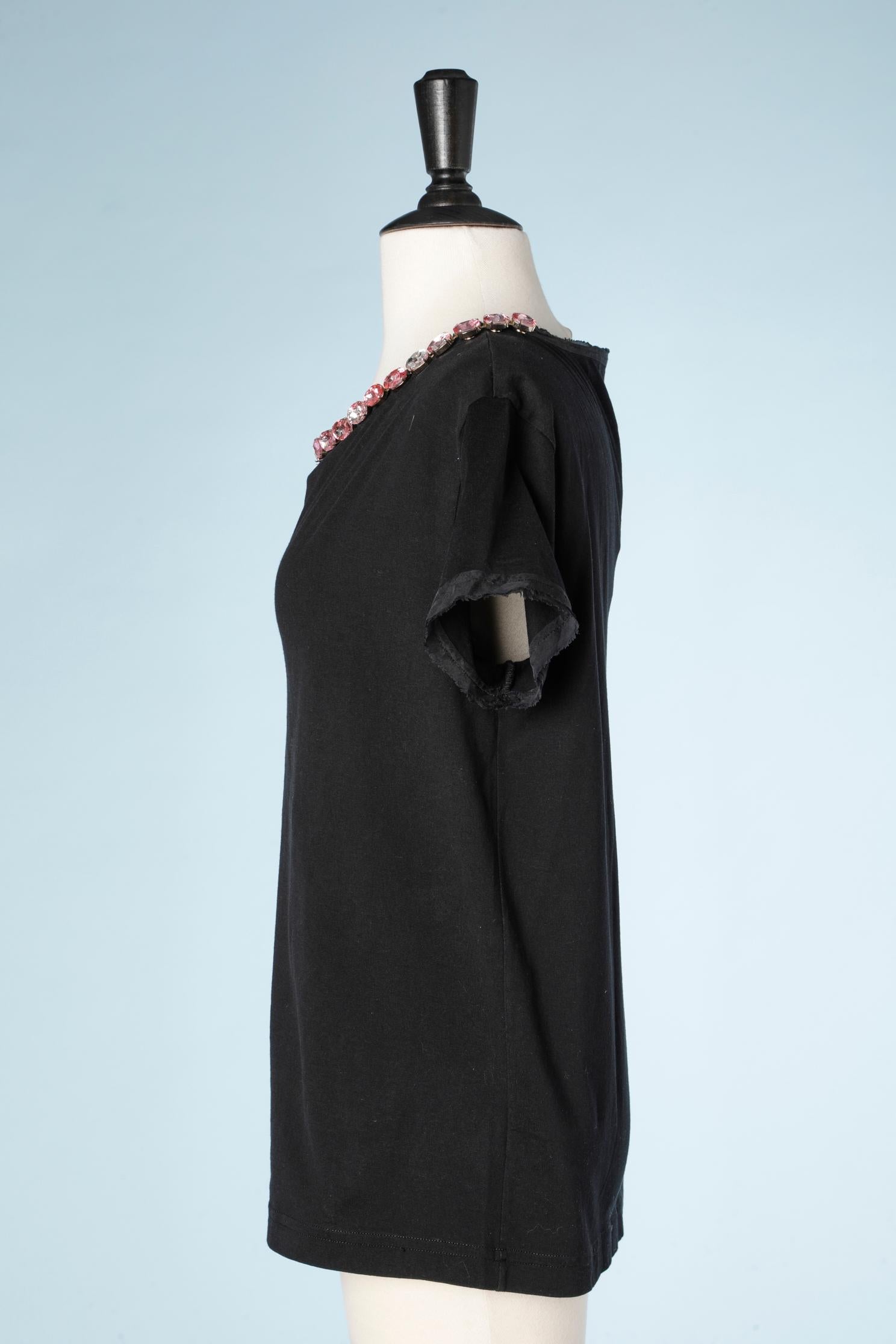 Black cotton tee-shirt with pink rhinestone neckline Dole & Gabbana In Excellent Condition For Sale In Saint-Ouen-Sur-Seine, FR