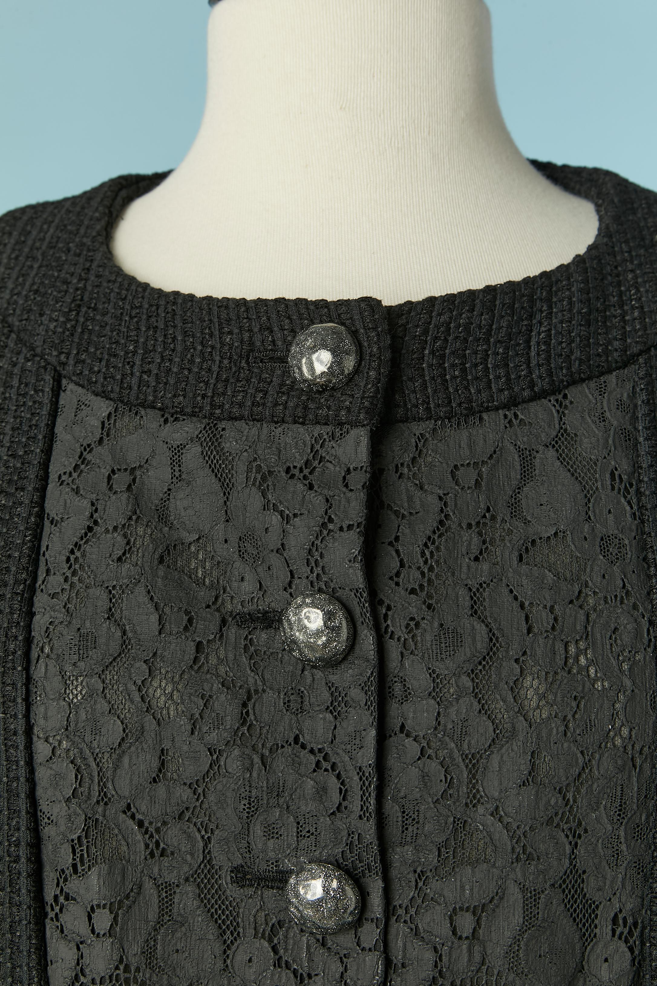 Nero Giacca in tweed di cotone nero con inserto in pizzo Coates Chanel FW 2005 in vendita