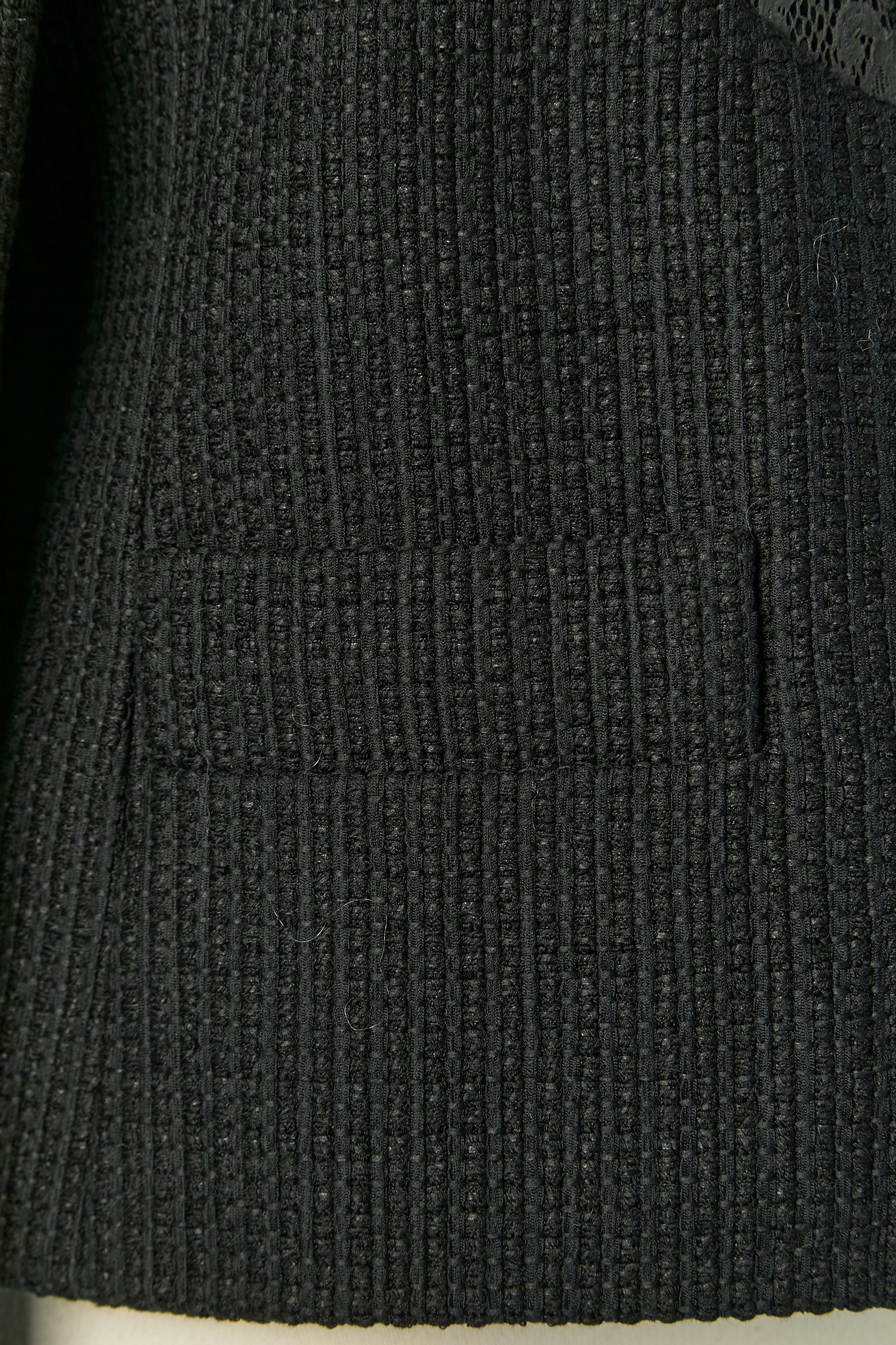 Giacca in tweed di cotone nero con inserto in pizzo Coates Chanel FW 2005 in vendita 1