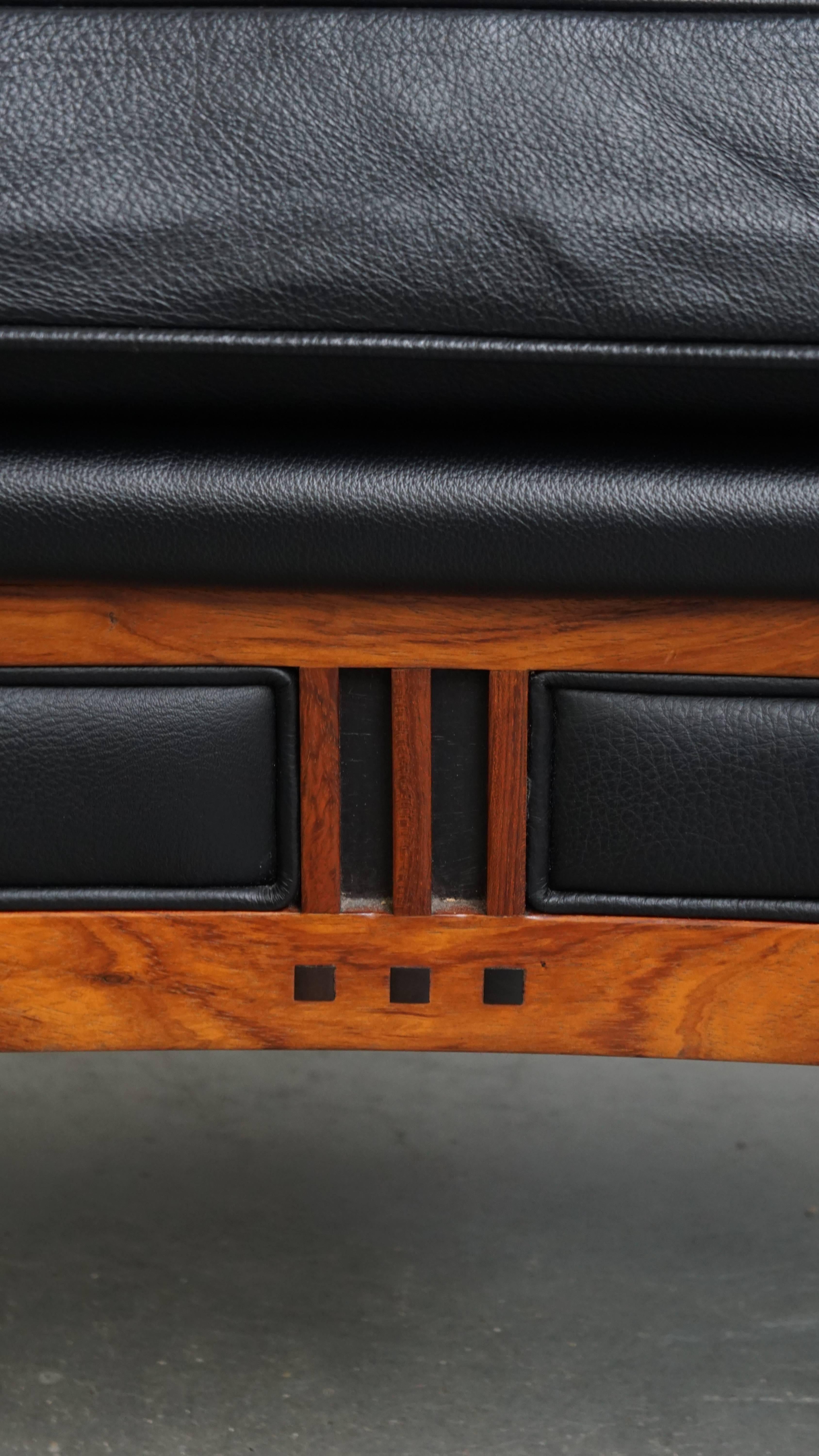 Black Cowhide Leather and Wooden Art Deco Armchair For Sale 7