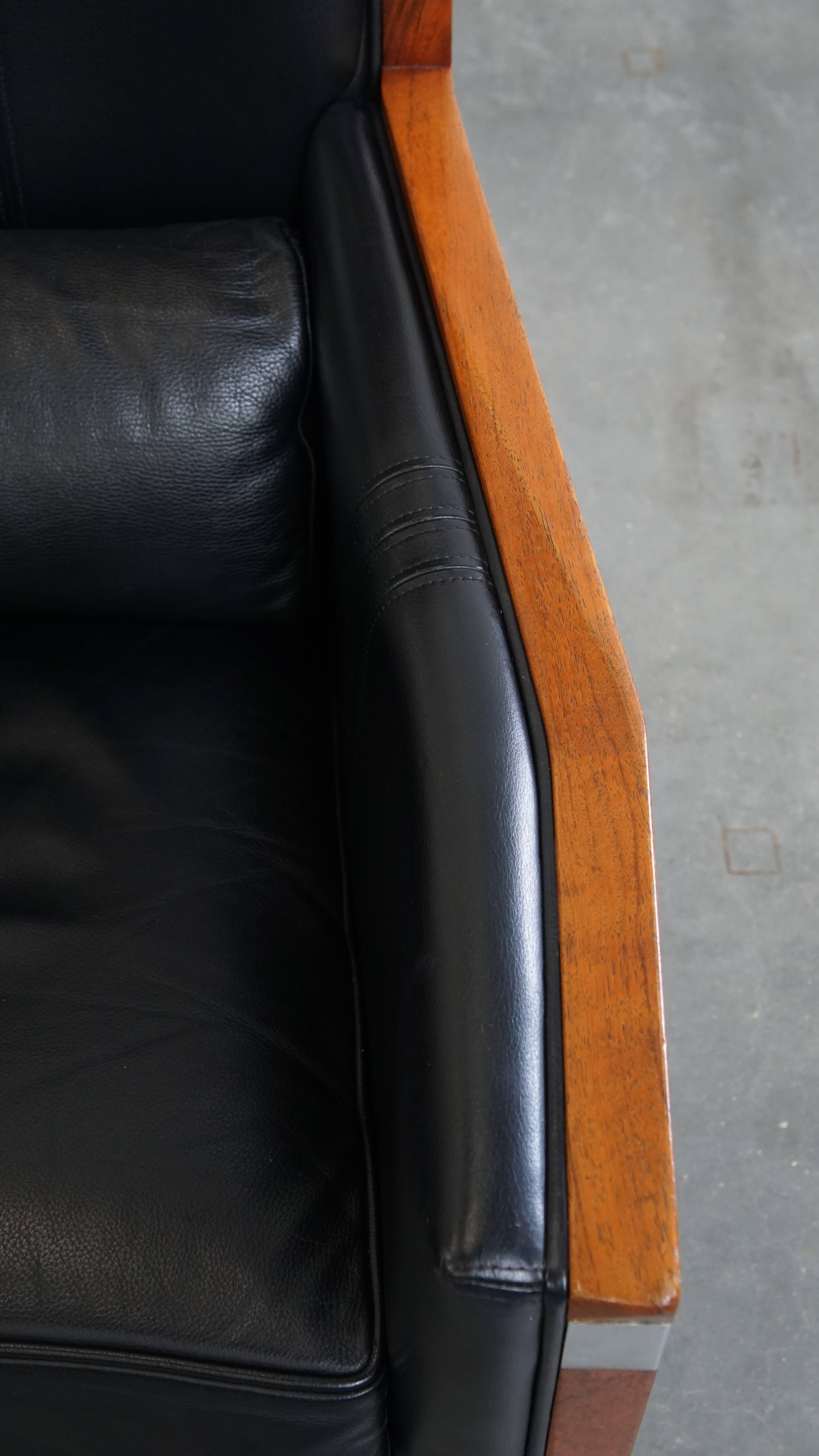 Black Cowhide Leather and Wooden Art Deco Armchair For Sale 3