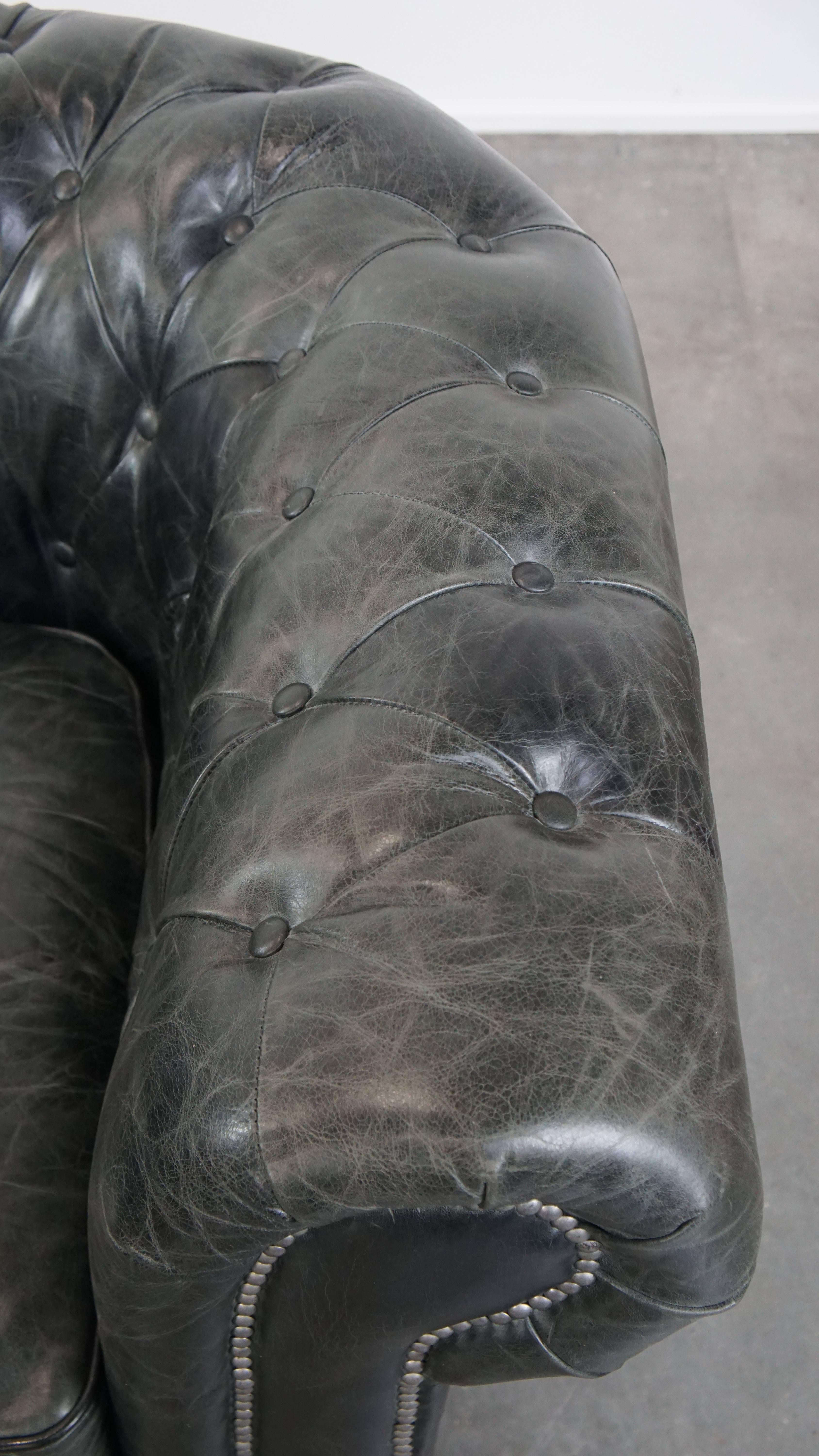 Chesterfield-Sessel aus schwarzem Rindsleder im Angebot 2