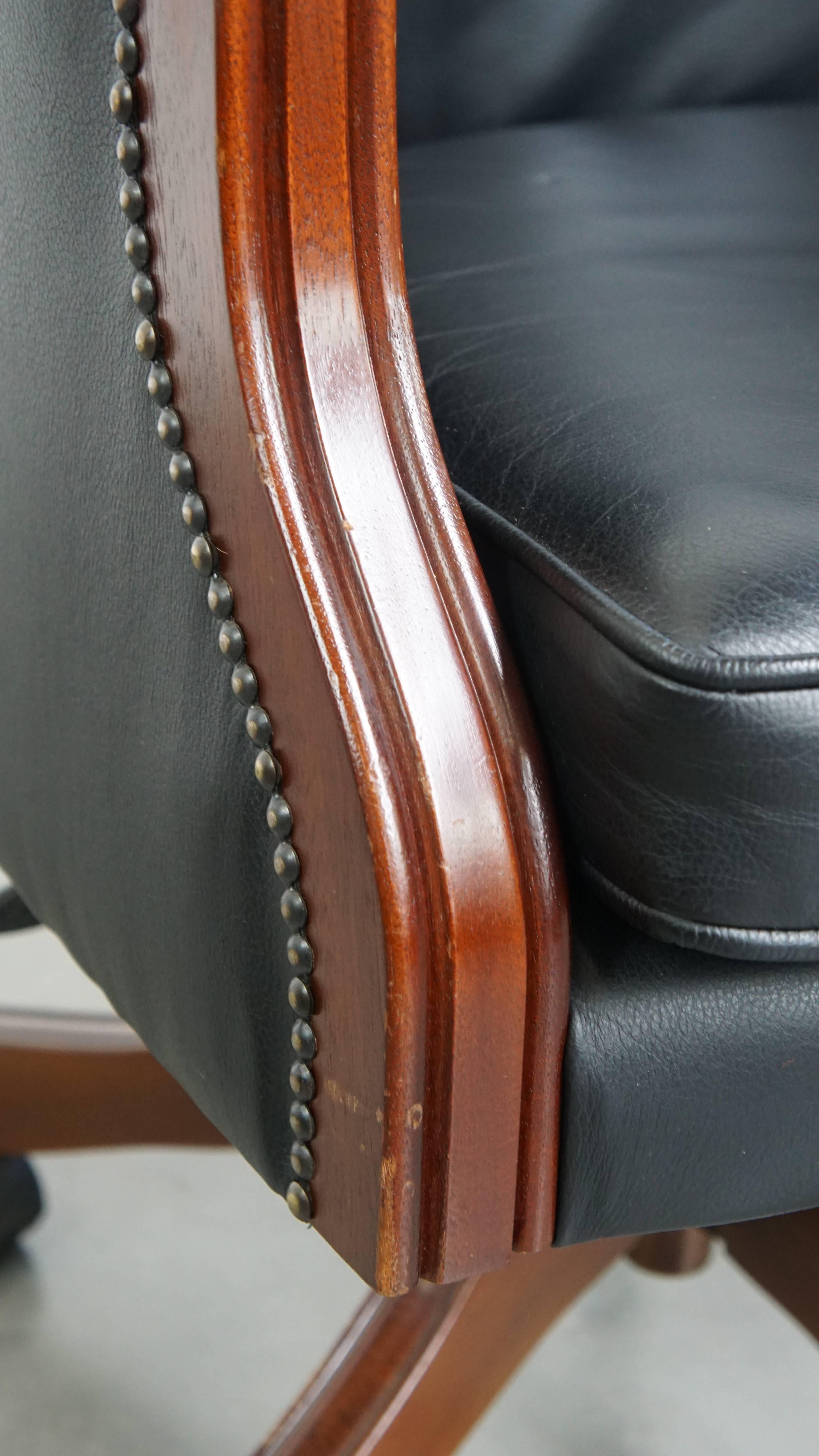 Black Cowhide Leather Office Chair in English Style For Sale 5