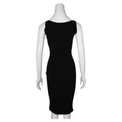 Schwarzes Midikleid mit Rollkragen