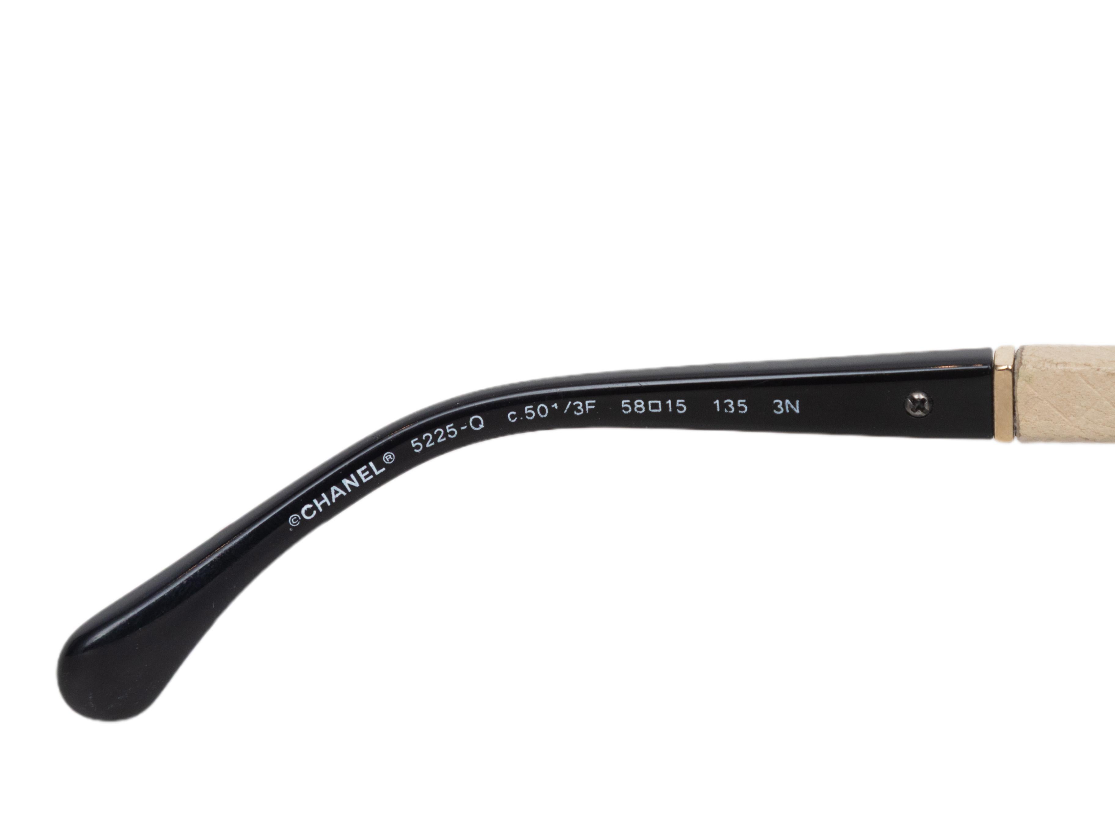 Nero Occhiali da sole Chanel CC Quilted Arm neri e crema in vendita