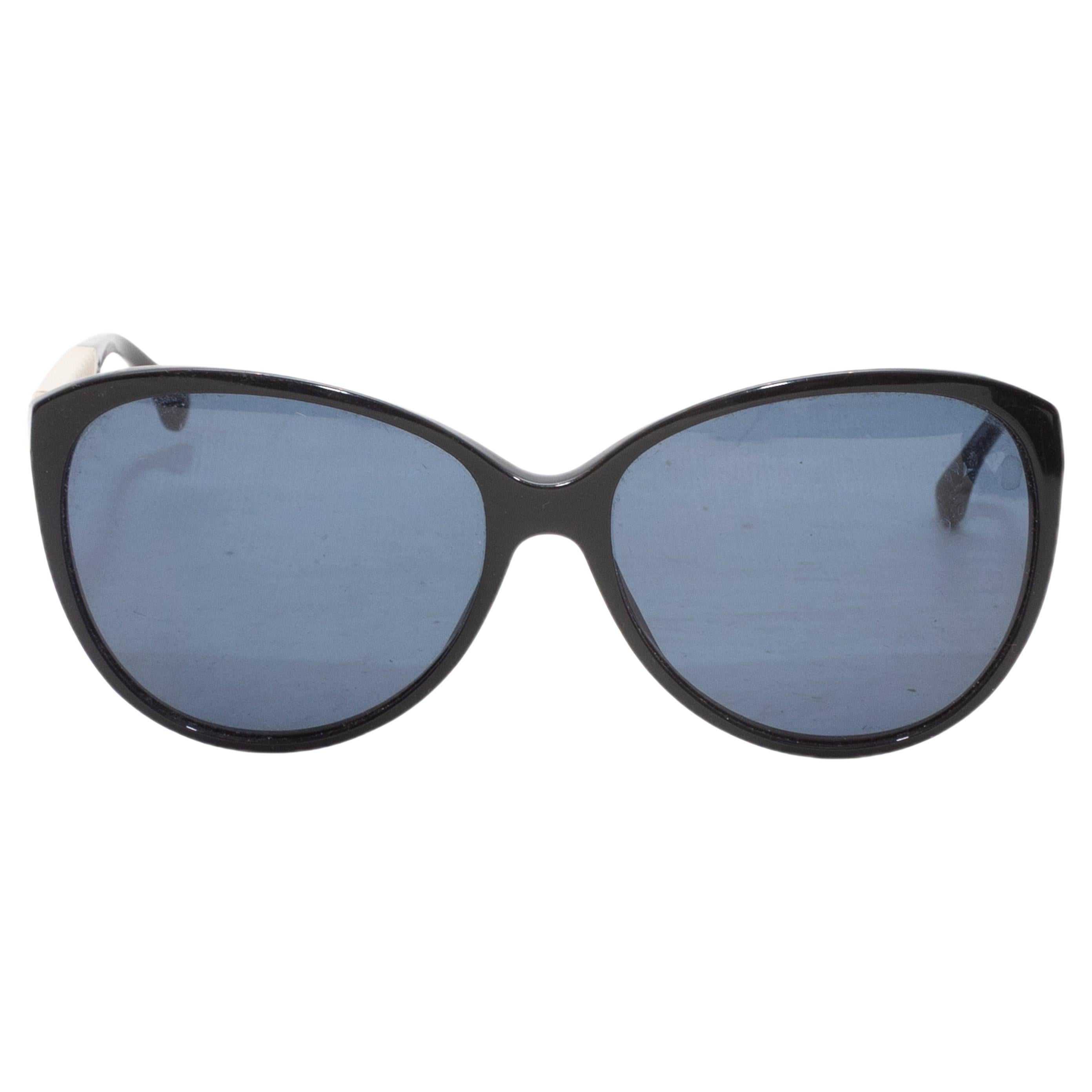 Black 
Cream Chanel CC Quilted Arm Sunglasses