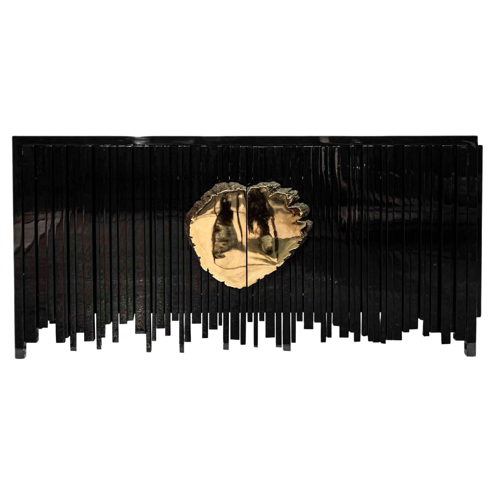 Credenza nera di Barlas Baylar